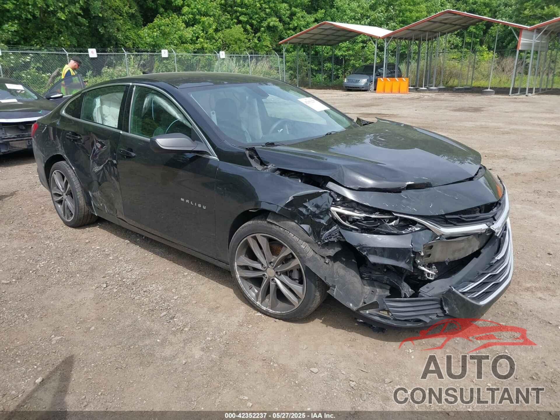 CHEVROLET MALIBU 2021 - 1G1ZD5ST6MF072560