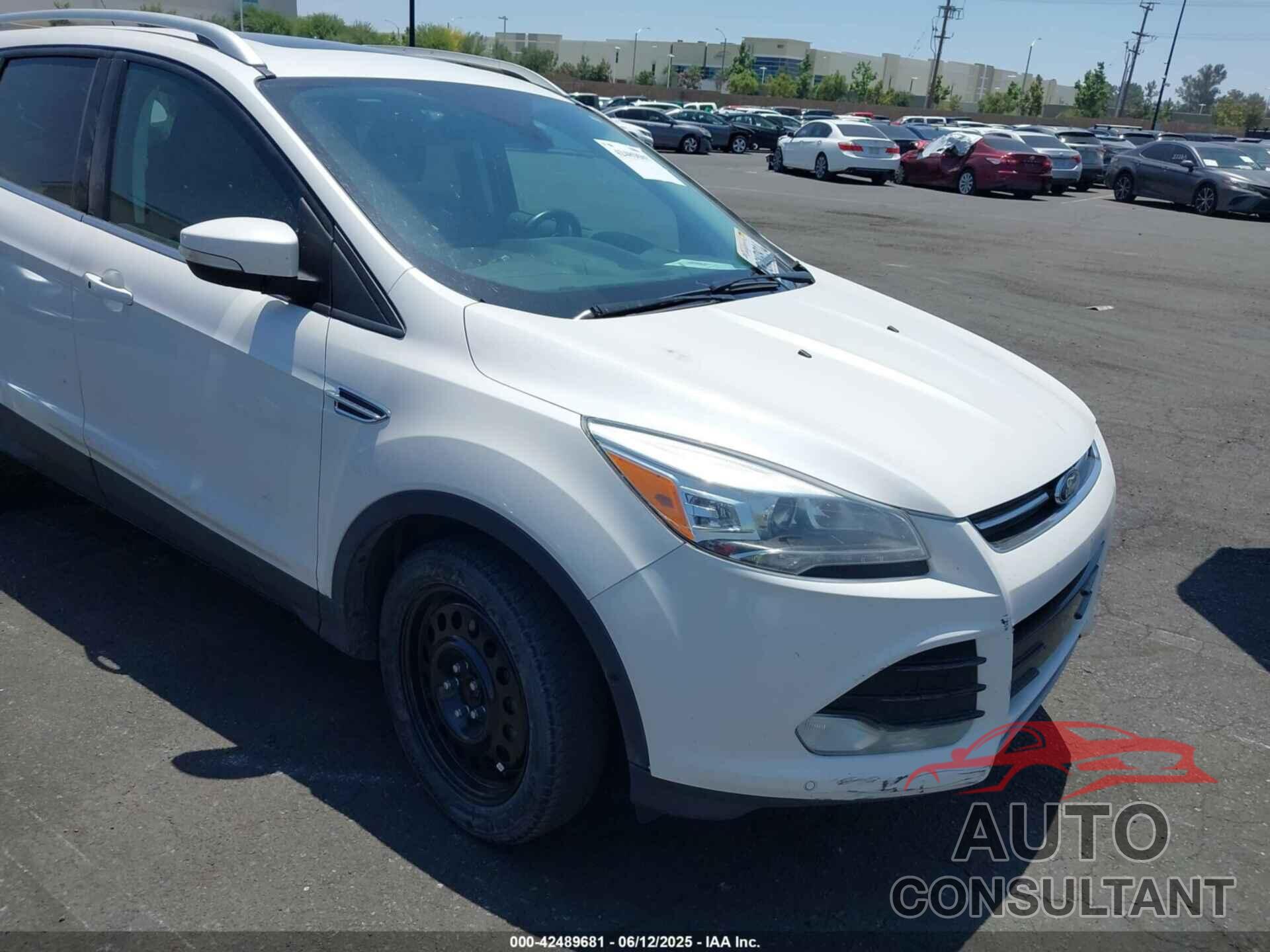 FORD ESCAPE 2015 - 1FMCU0J92FUB25268
