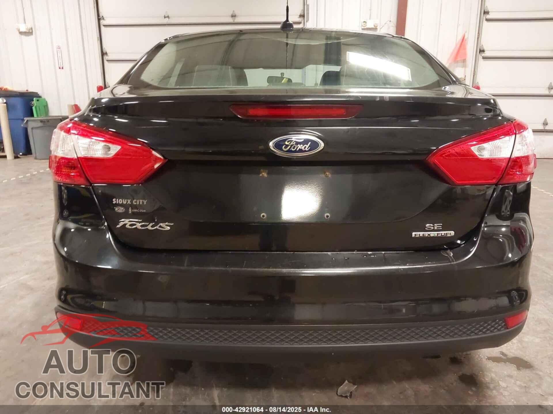 FORD FOCUS 2014 - 1FADP3F26EL185075