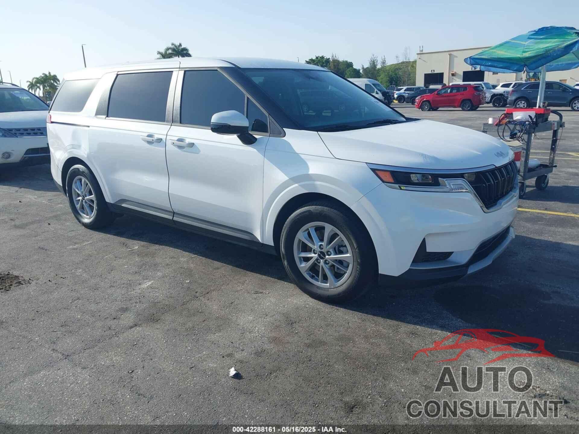 KIA CARNIVAL MPV 2024 - KNDNB4H3XR6400955