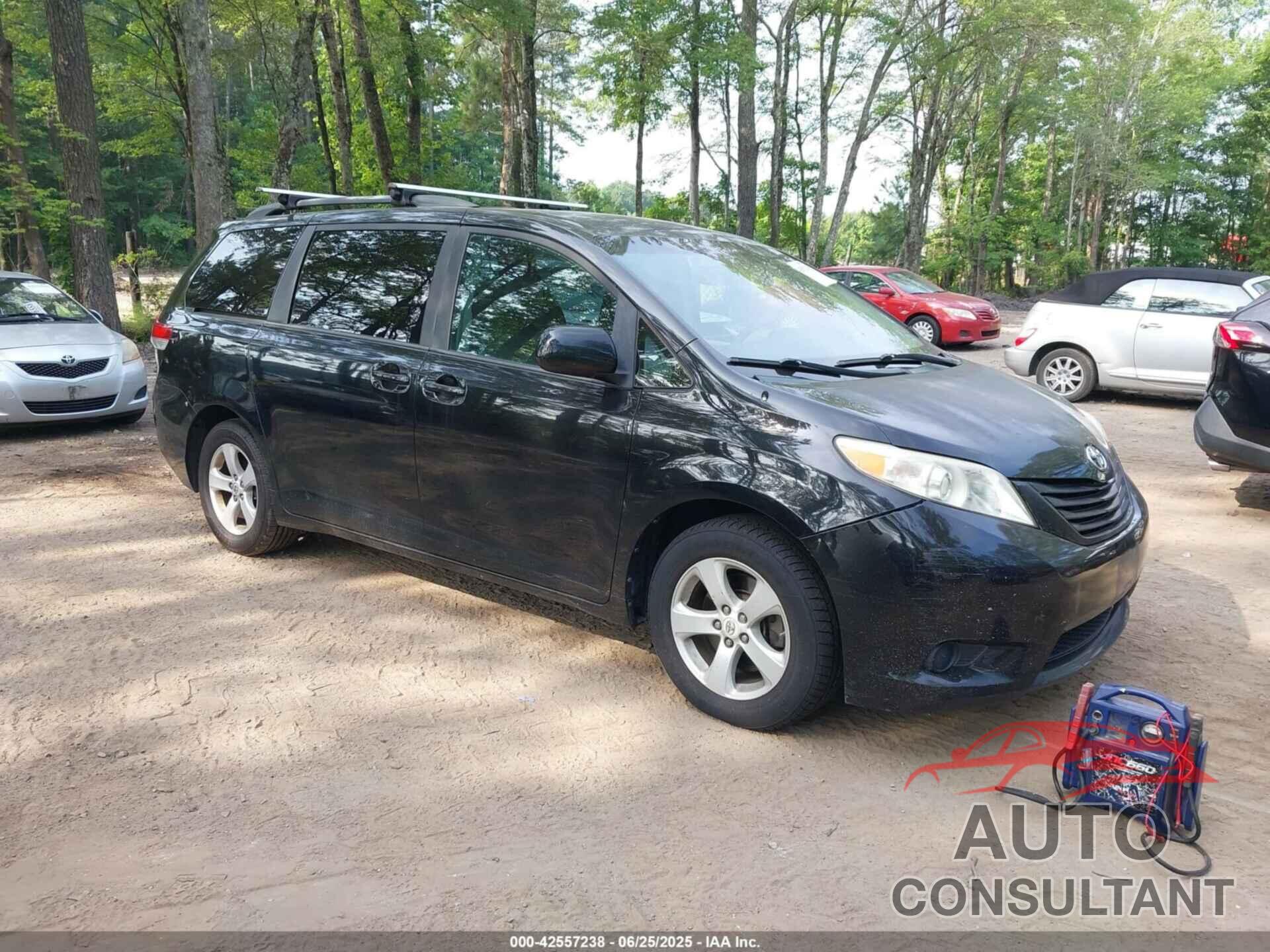 TOYOTA SIENNA 2011 - 5TDKK3DC6BS139753