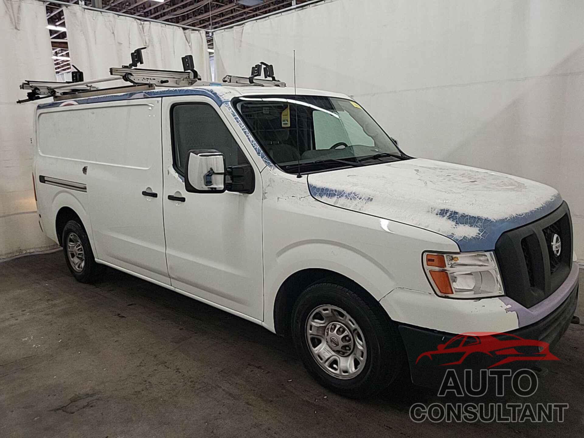 NISSAN NV 2017 - 1N6AF0KY0HN808589