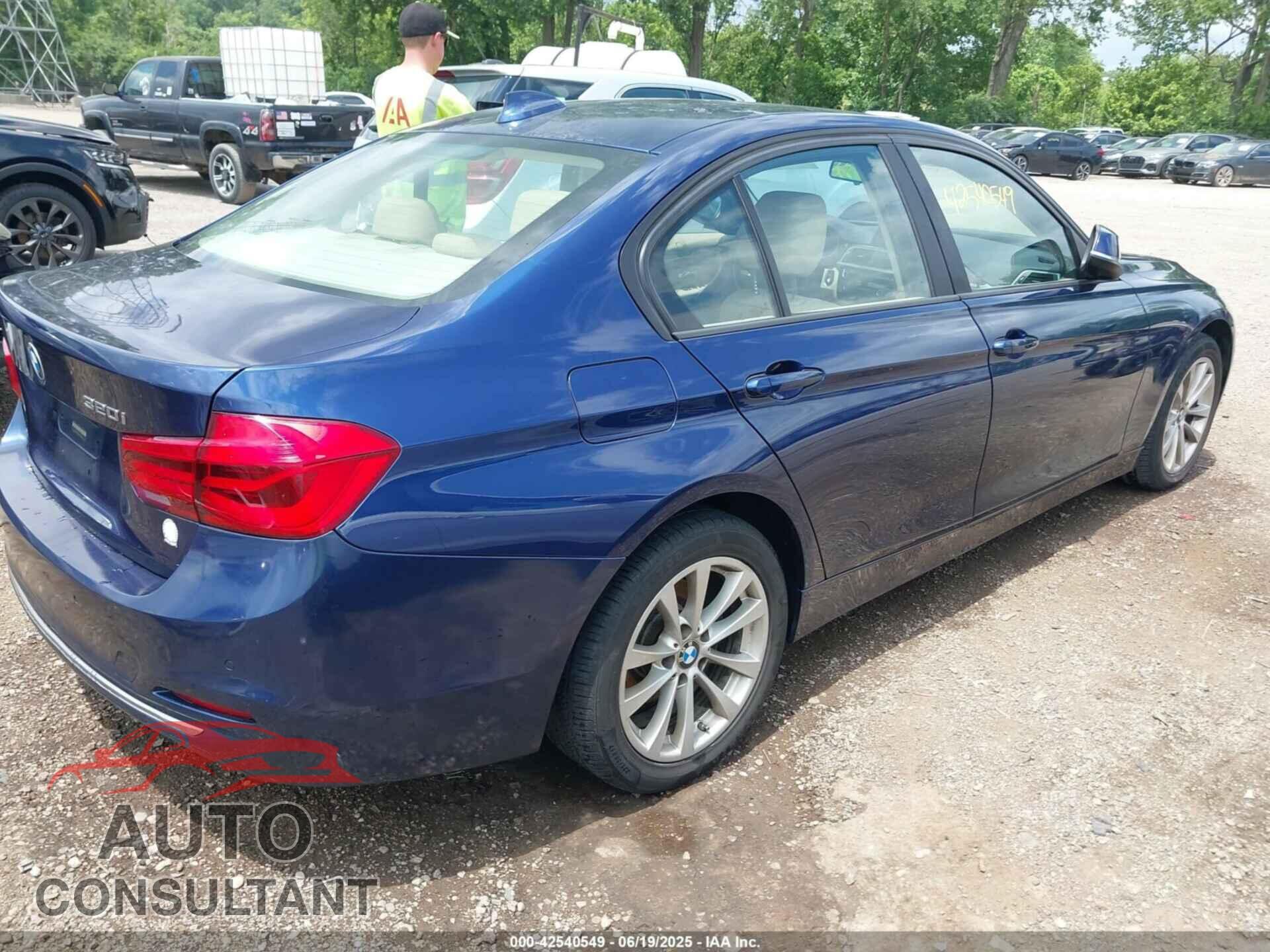 BMW 320I 2016 - WBA8E1G55GNU11867