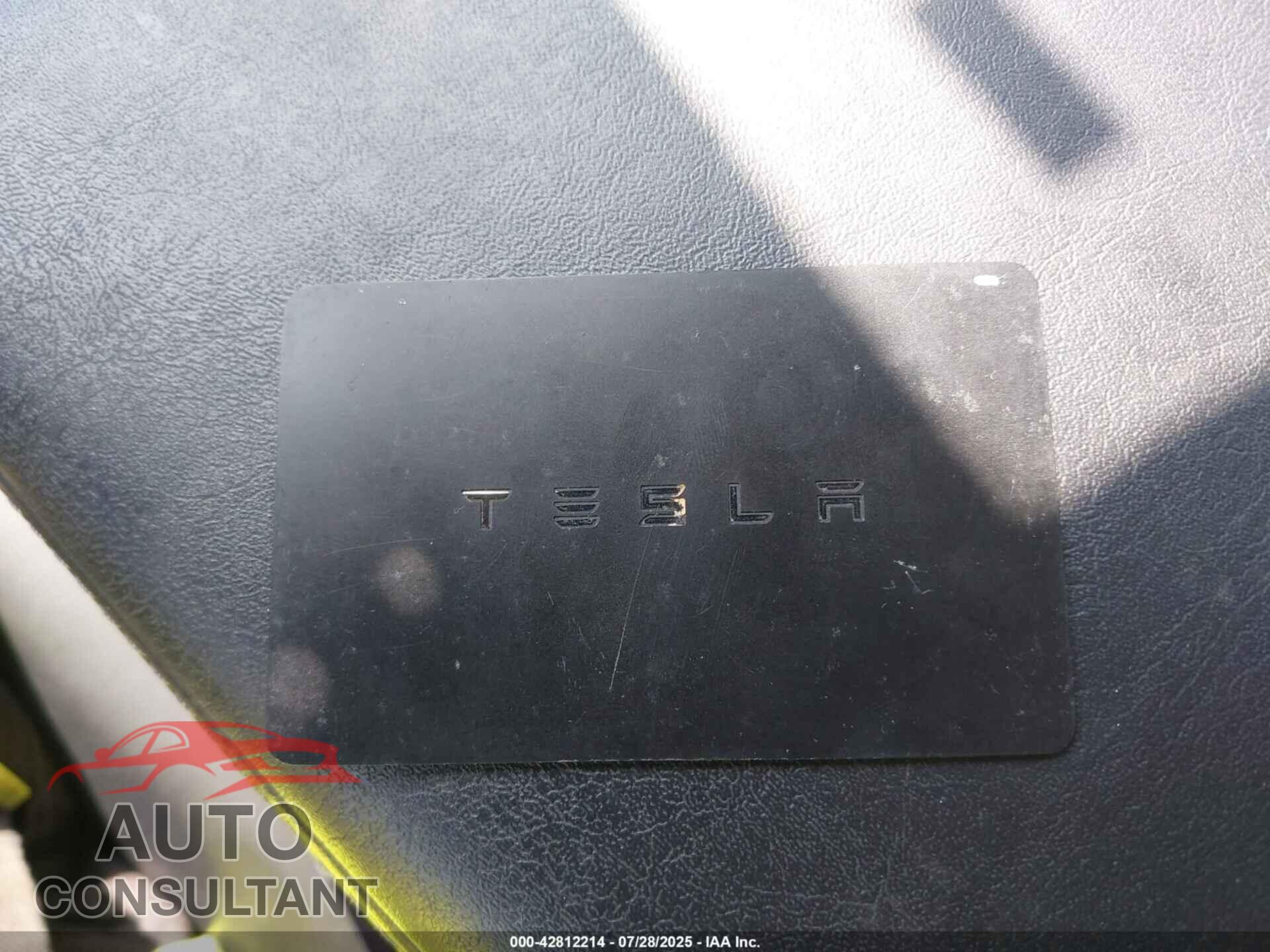 TESLA MODEL 3 2018 - 5YJ3E1EB4JF150677