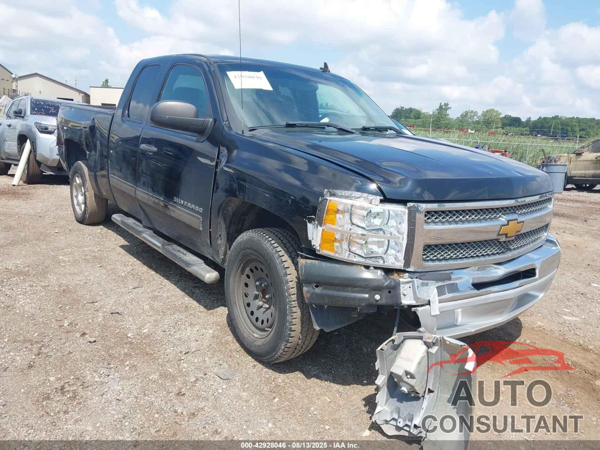 CHEVROLET SILVERADO 1500 2013 - 1GCRCSE02DZ306203