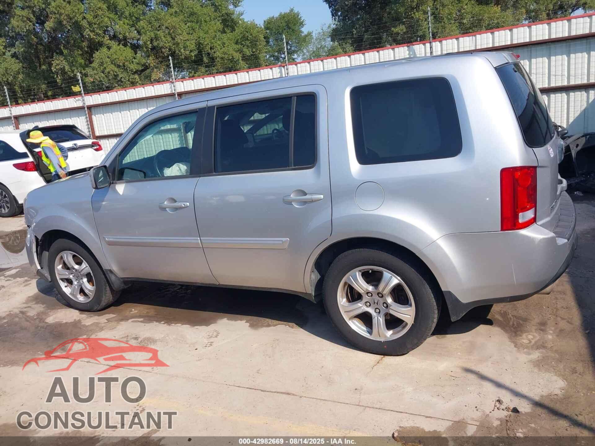 HONDA PILOT 2012 - 5FNYF3H6XCB032178