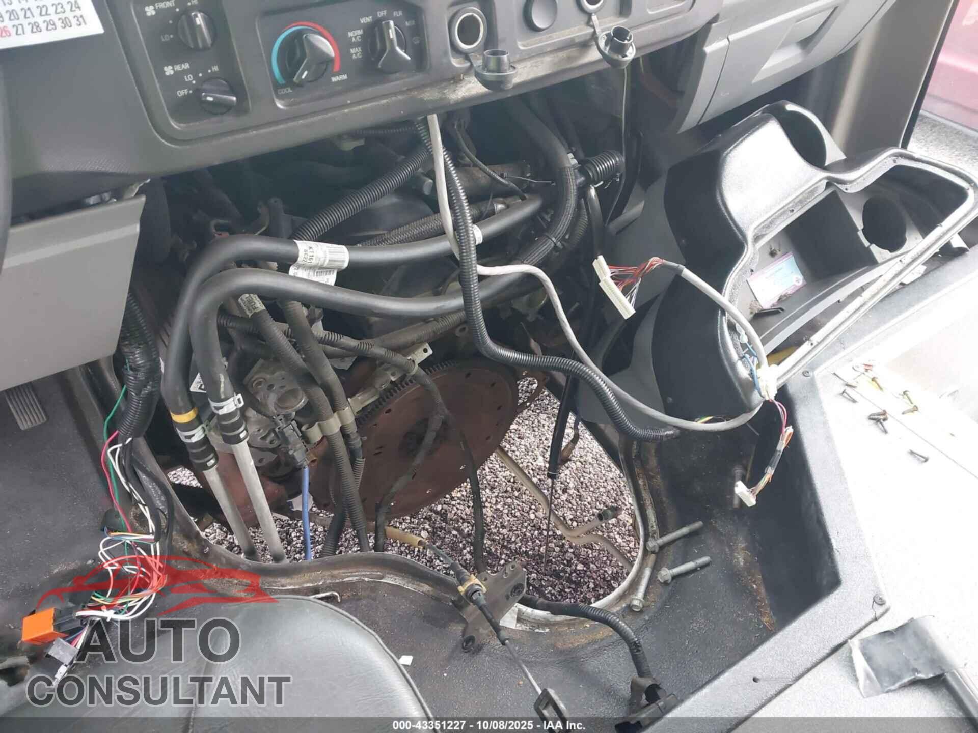 FORD E-350 CUTAWAY 2015 - 1FDEE3FL1FDA23889