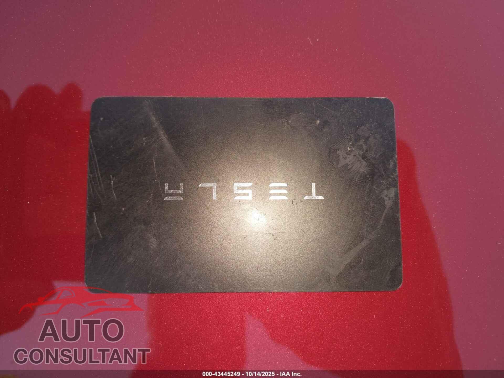 TESLA MODEL 3 2025 - 5YJ3E1EA4SF988006