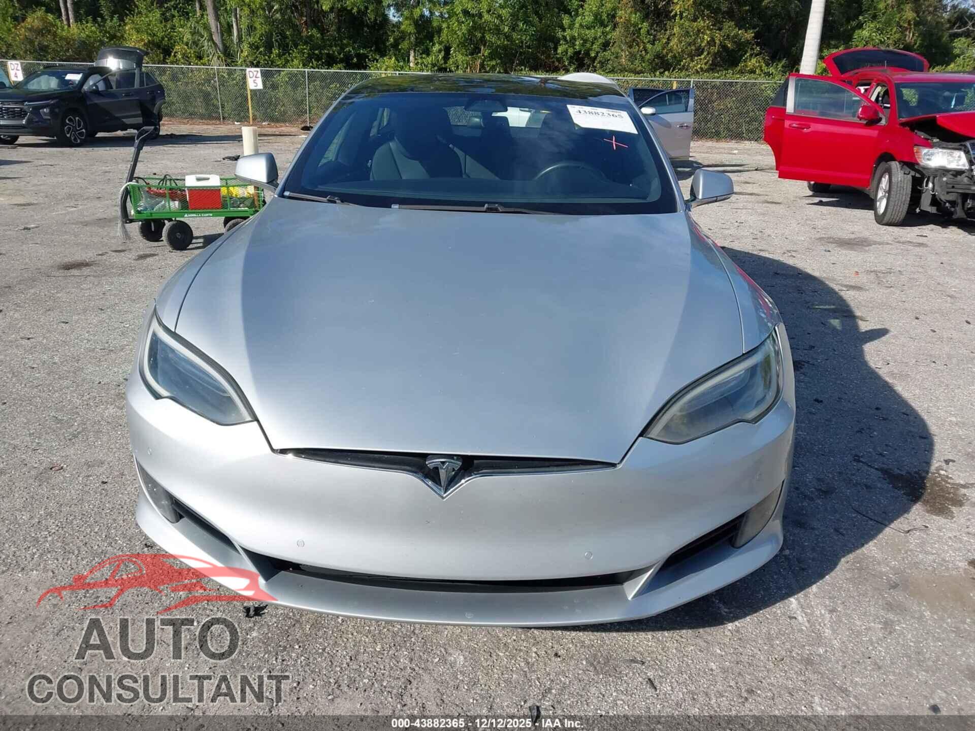 TESLA MODEL S 2017 - 5YJSA1E18HF205429