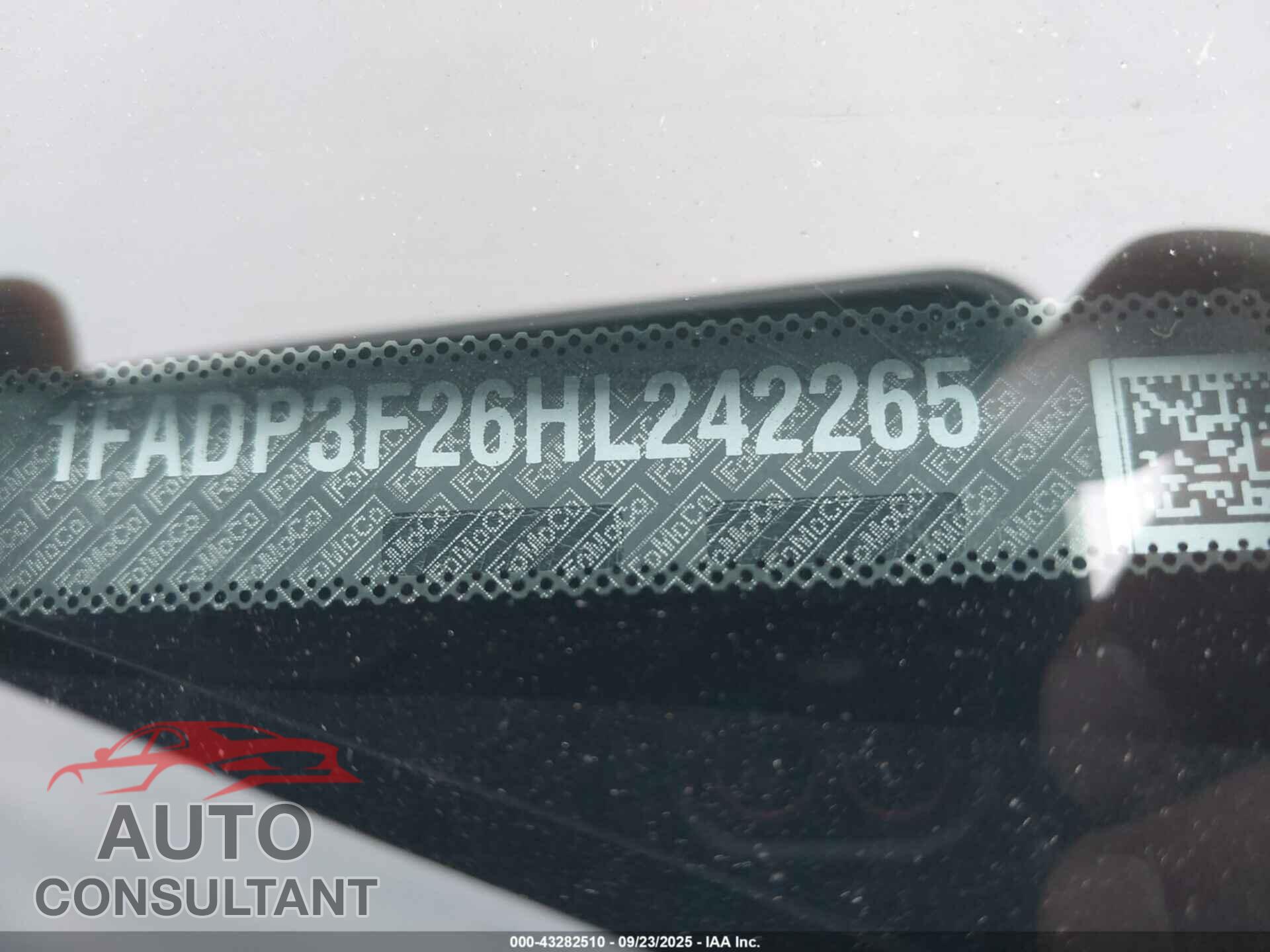 FORD FOCUS 2017 - 1FADP3F26HL242265