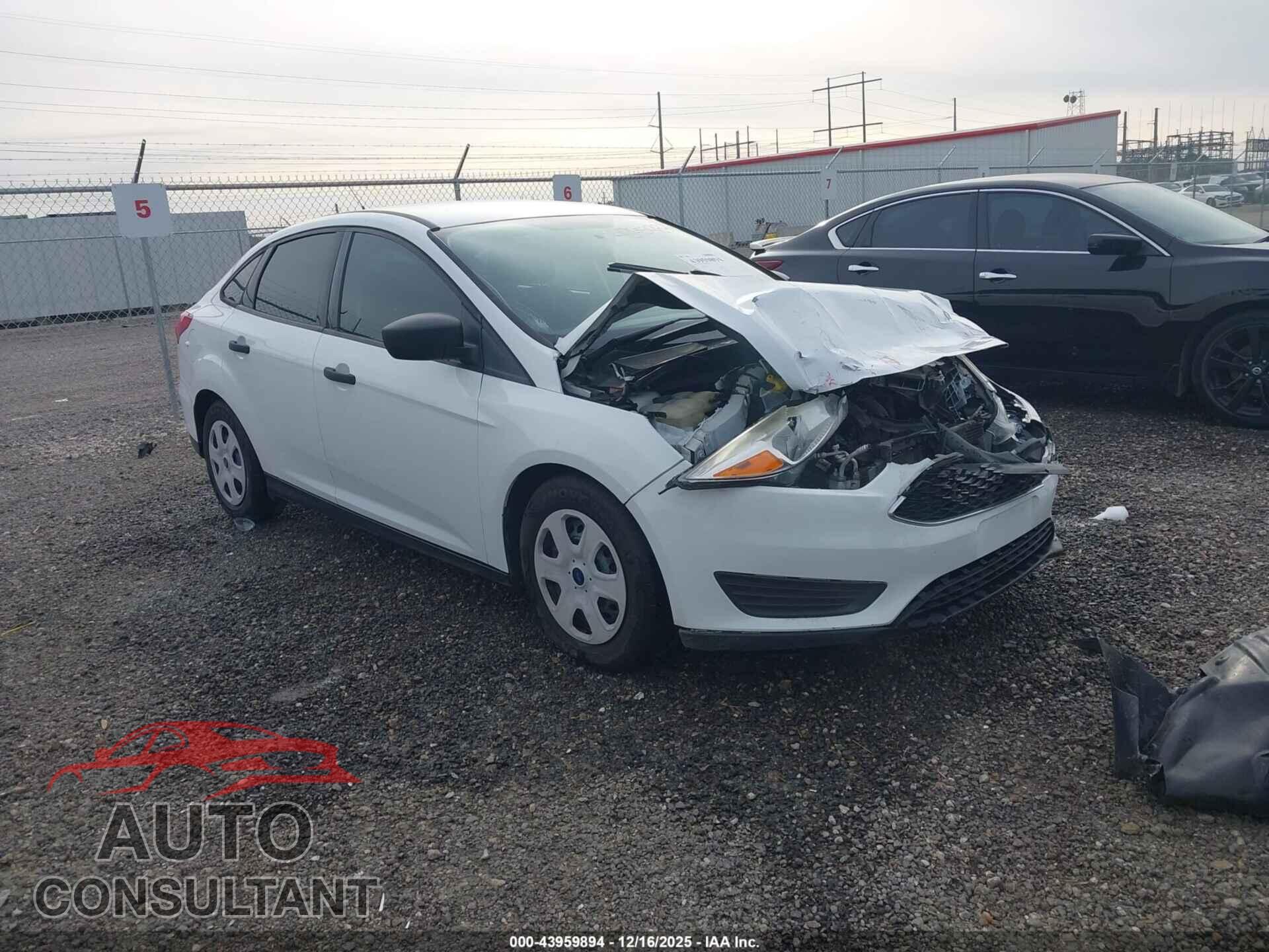 FORD FOCUS 2017 - 1FADP3E28HL301933