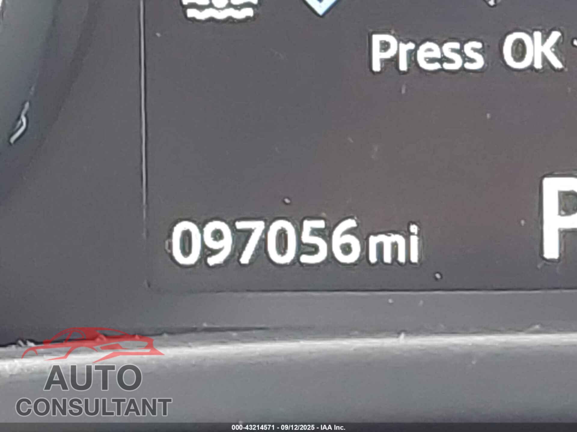 JAGUAR XE 2017 - SAJAR4BG4HA959940