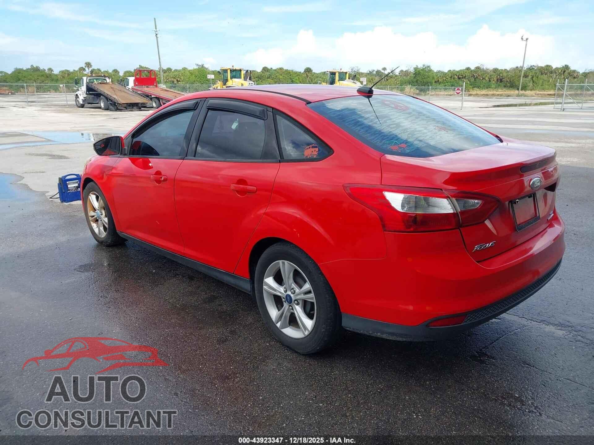FORD FOCUS 2014 - 1FADP3F21EL157376