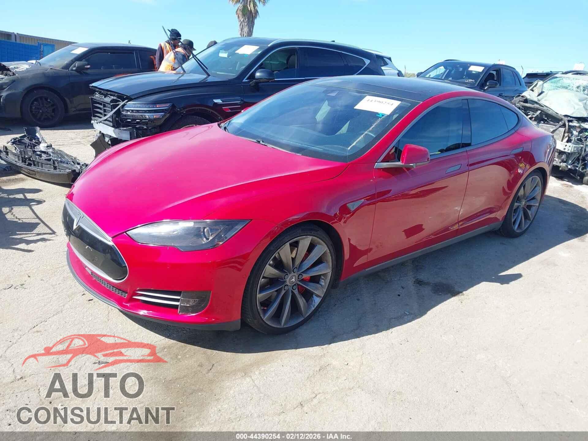 TESLA MODEL S 2015 - 5YJSA1E40FF108409