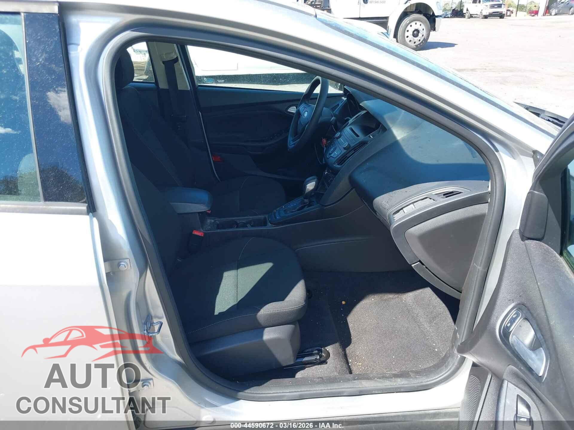 FORD FOCUS 2017 - 1FADP3F29HL315547