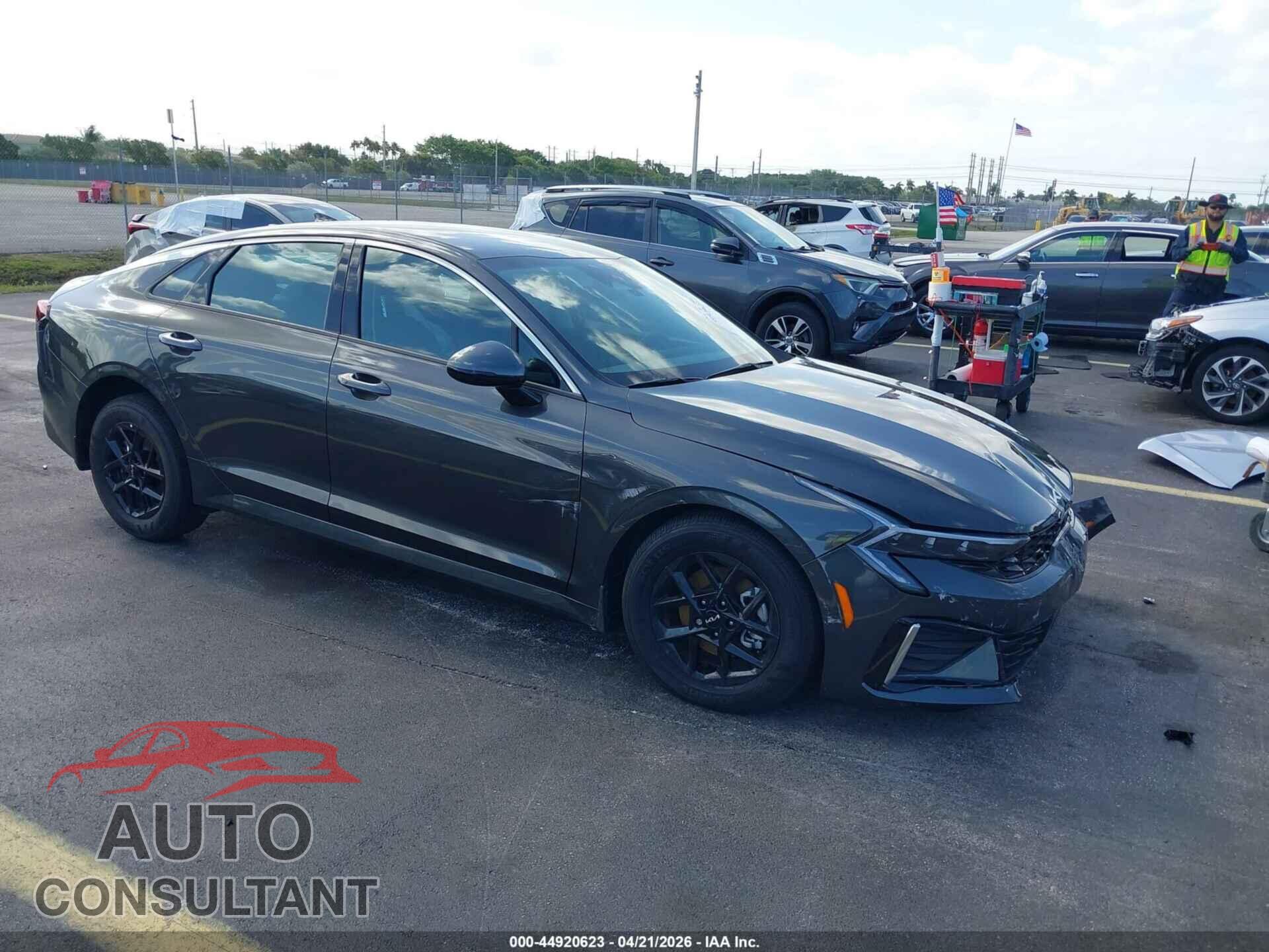 KIA K5 2026 - KNAG24J7XT5422289