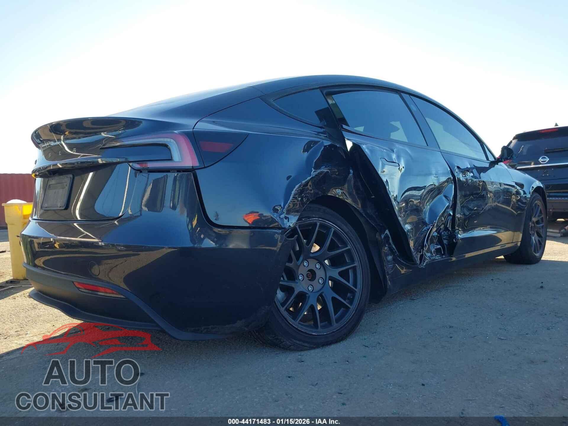 TESLA MODEL 3 2024 - 5YJ3E1EA9RF743325