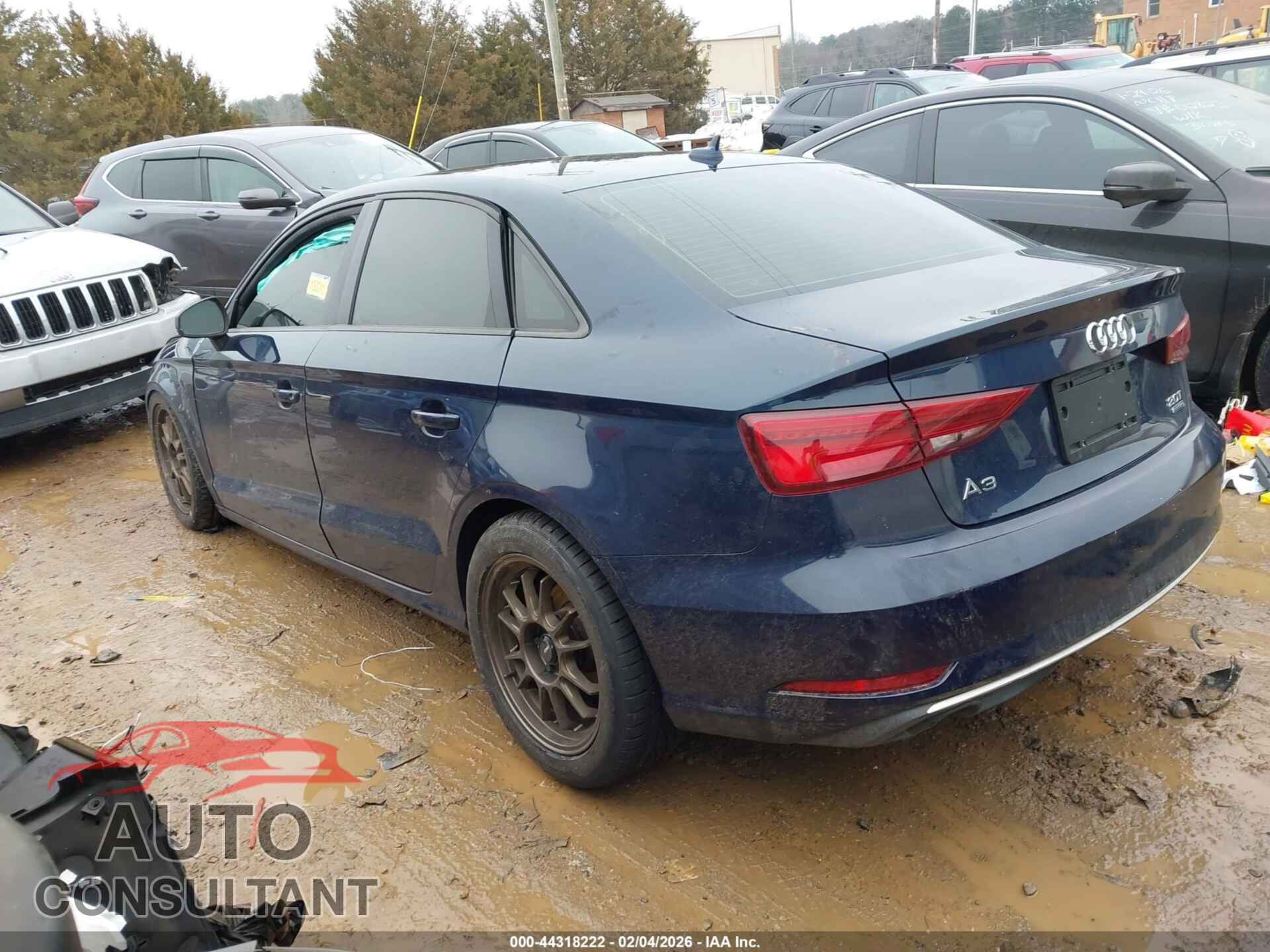 AUDI A3 2018 - WAUB8GFFXJ1037765