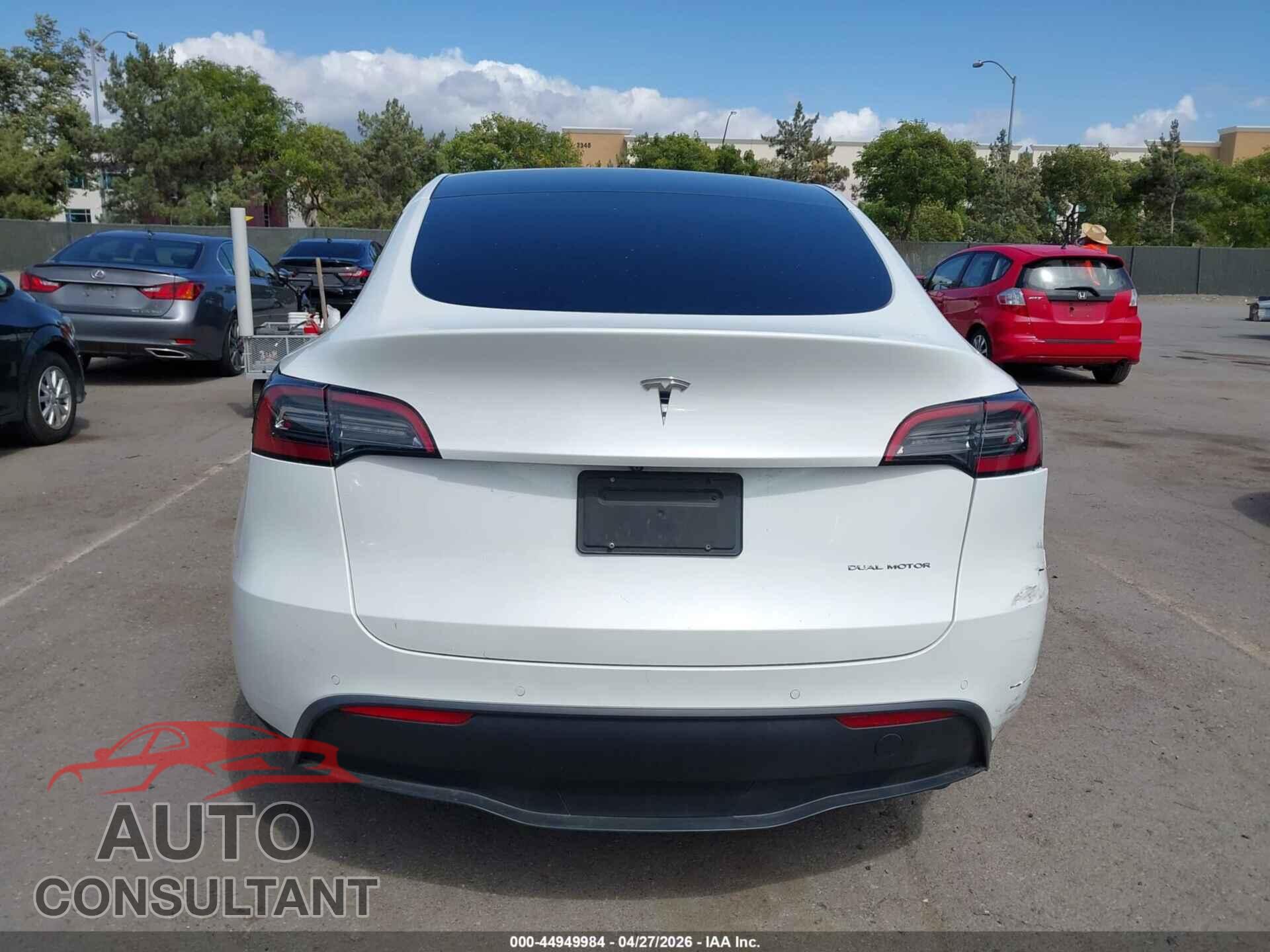 TESLA MODEL Y 2021 - 5YJYGAEE4MF144831