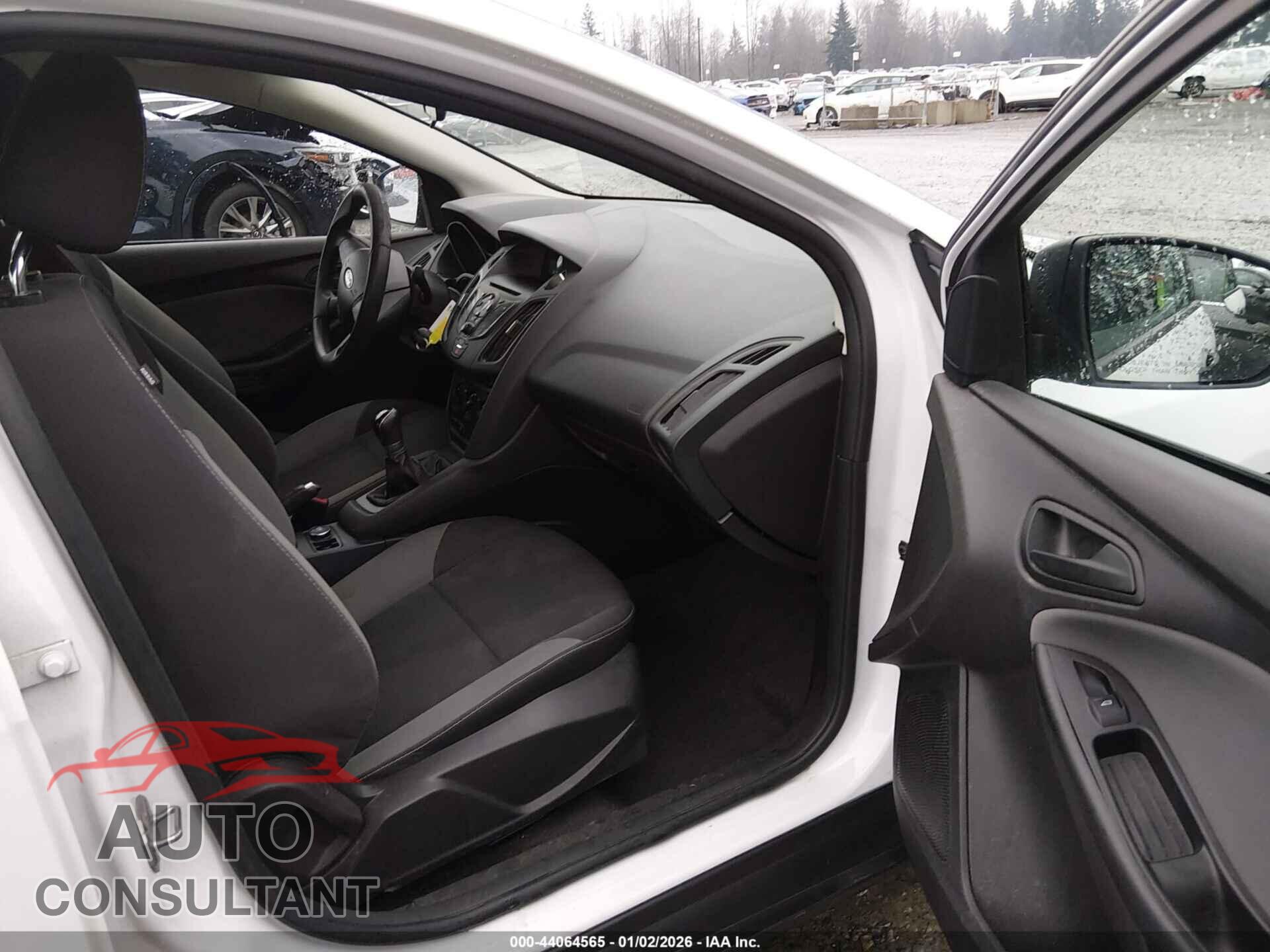 FORD FOCUS 2014 - 1FADP3E27EL355865