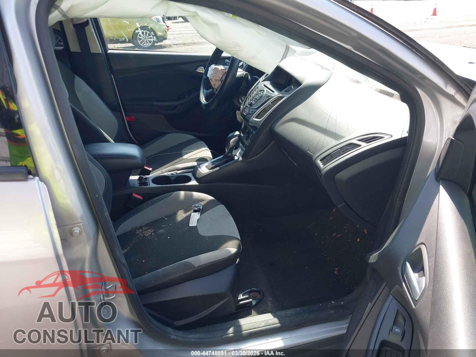 FORD FOCUS 2014 - 1FADP3F21EL389590