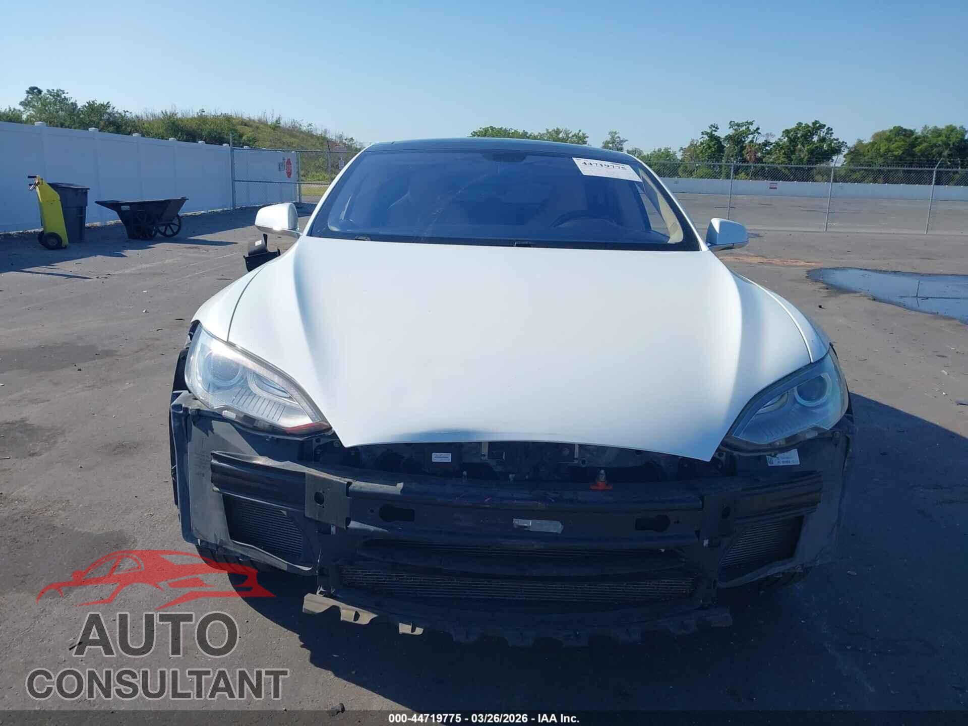 TESLA MODEL S 2014 - 5YJSA1H11EFP40593