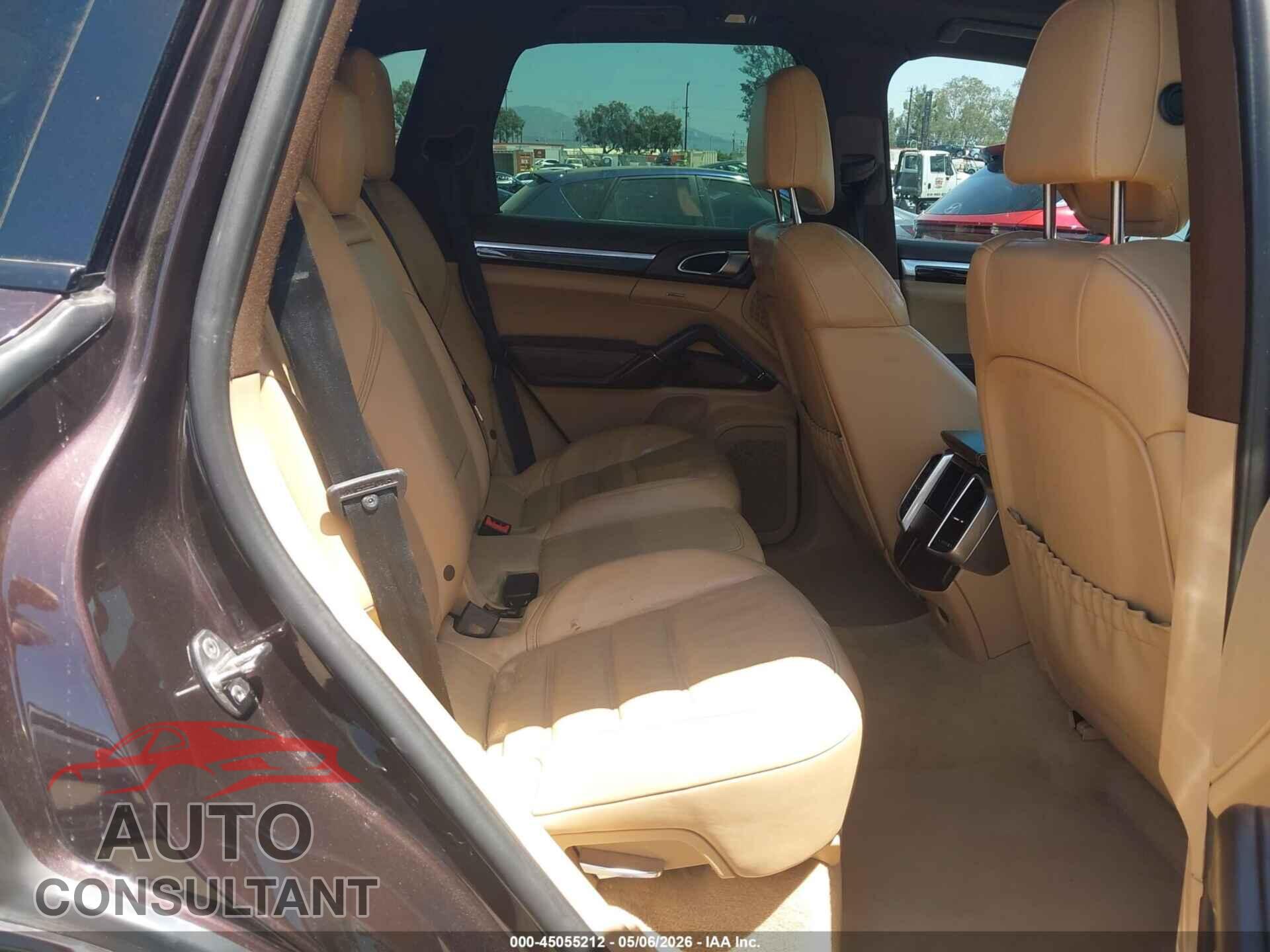 PORSCHE CAYENNE 2017 - WP1AA2A29HKA84654