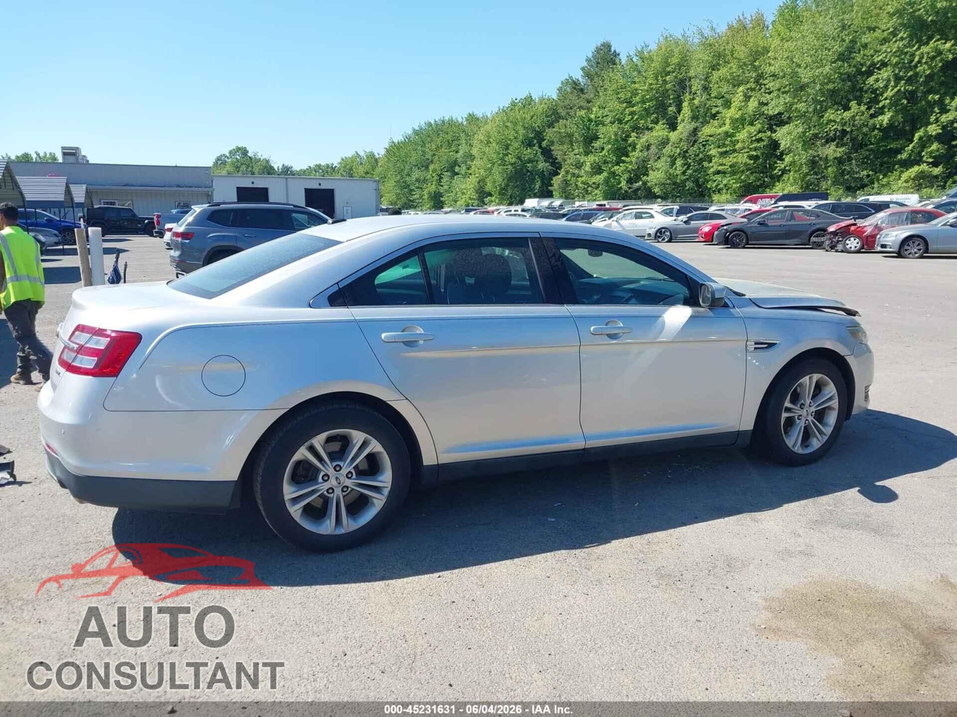 FORD TAURUS 2013 - 1FAHP2E83DG112626