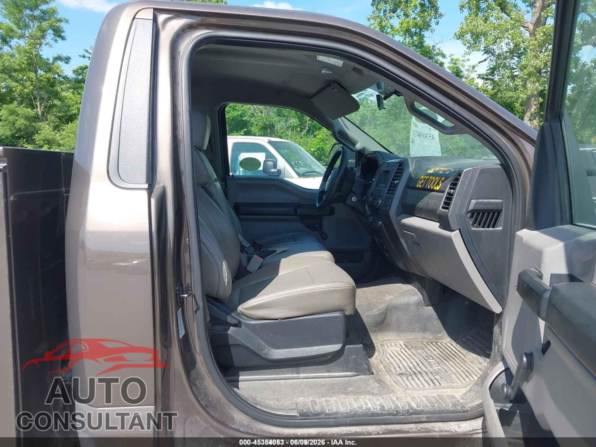 FORD F-350 2017 - 1FDRF3B60HEE09845