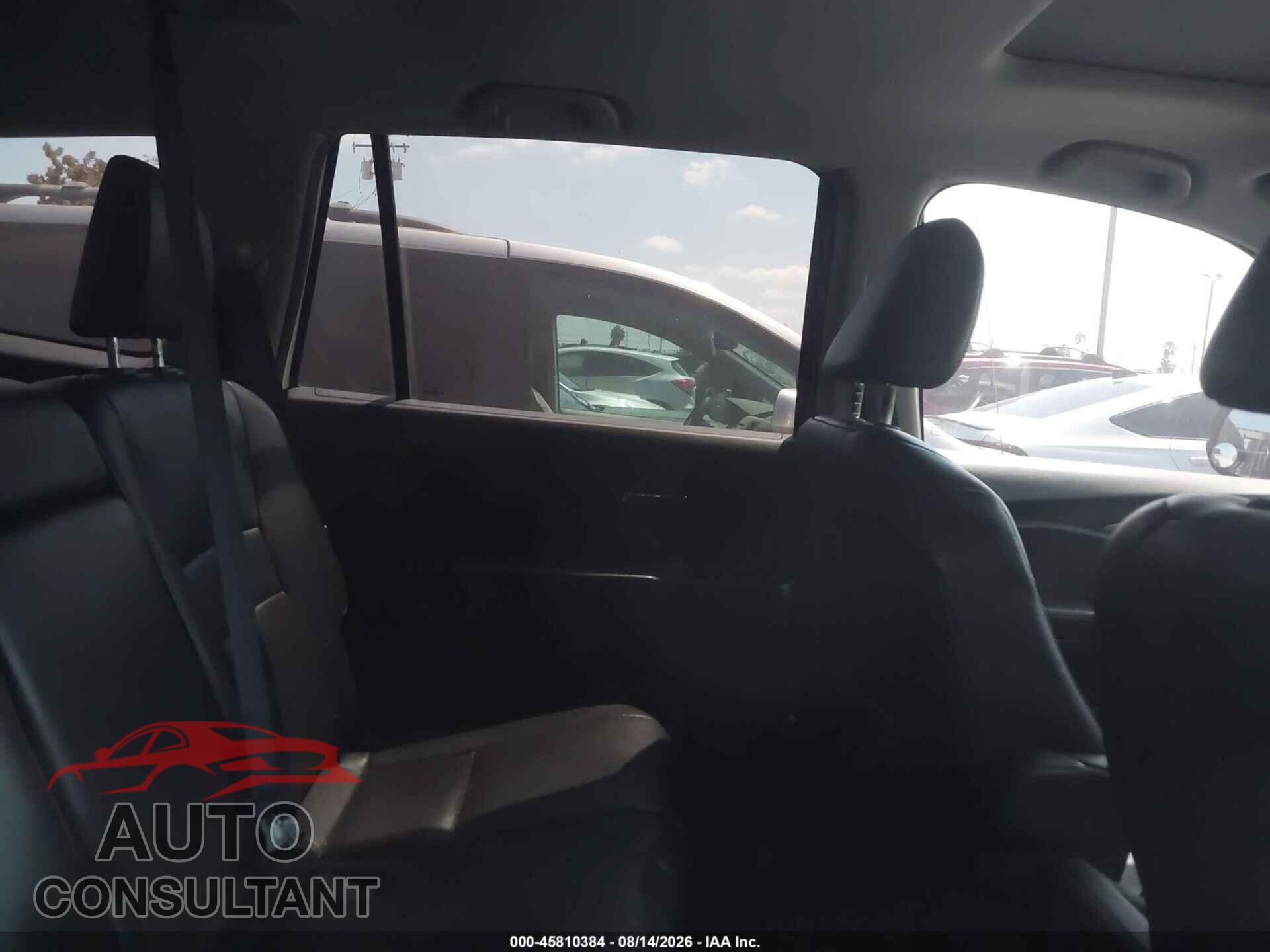 HONDA PILOT 2018 - 5FNYF5H56JB020979