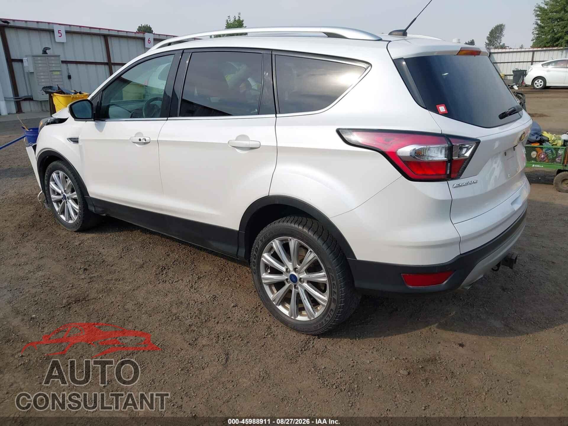 FORD ESCAPE 2017 - 1FMCU9J95HUC02772