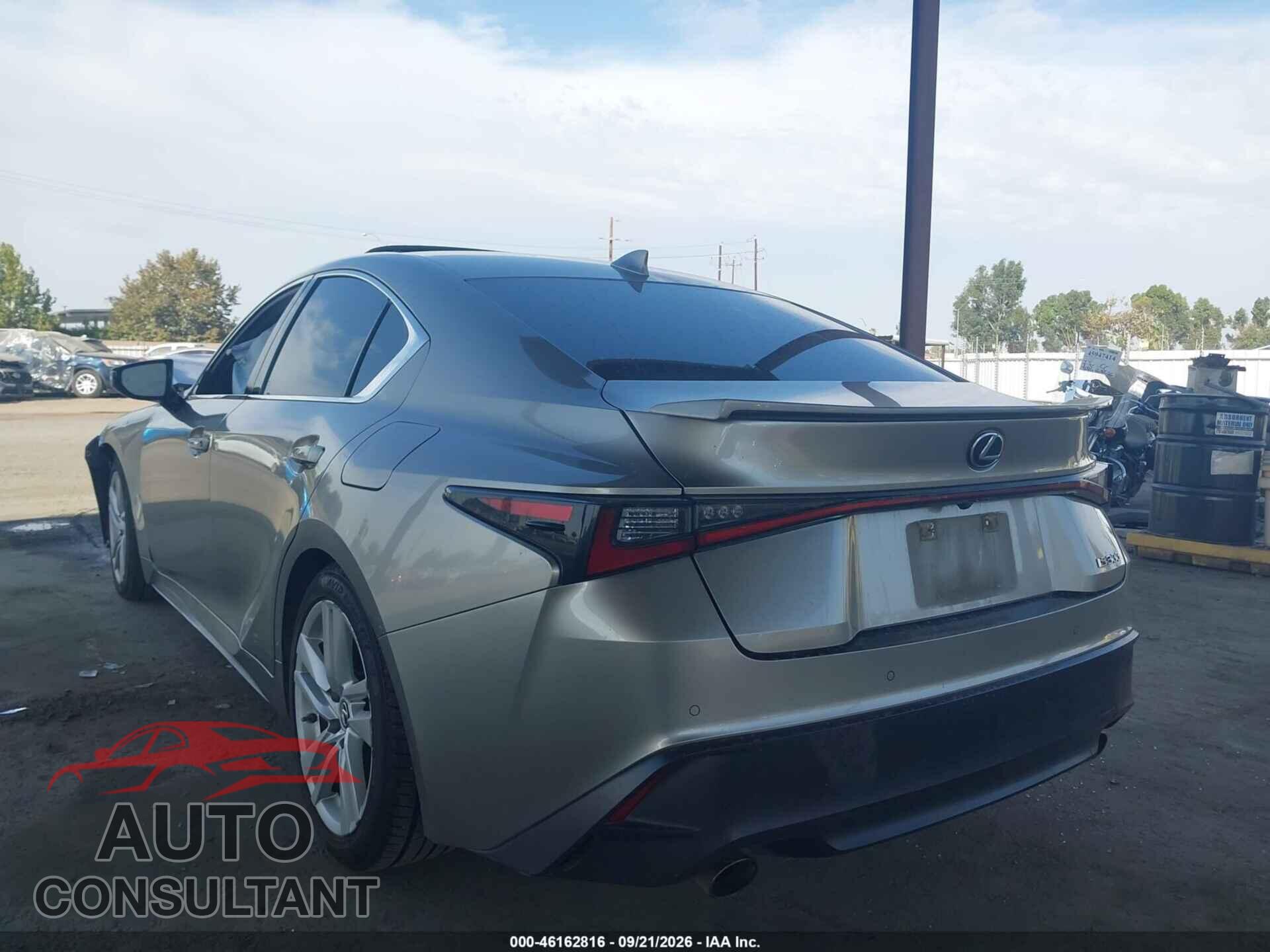 LEXUS IS 300 2021 - JTHCA1D24M5113596