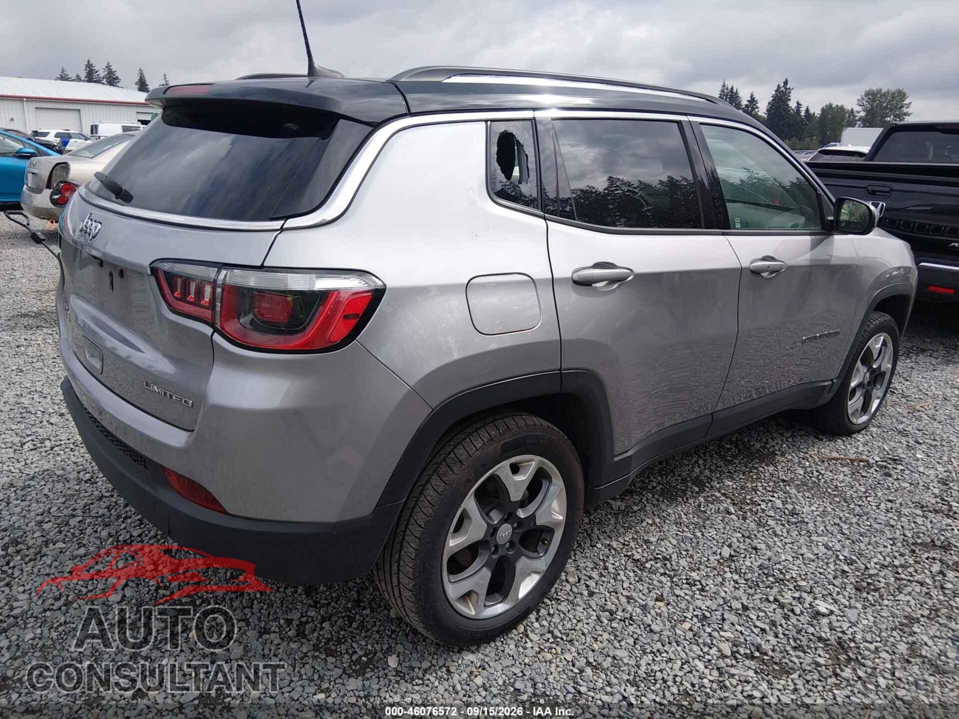 JEEP COMPASS 2018 - 3C4NJDCB8JT401016