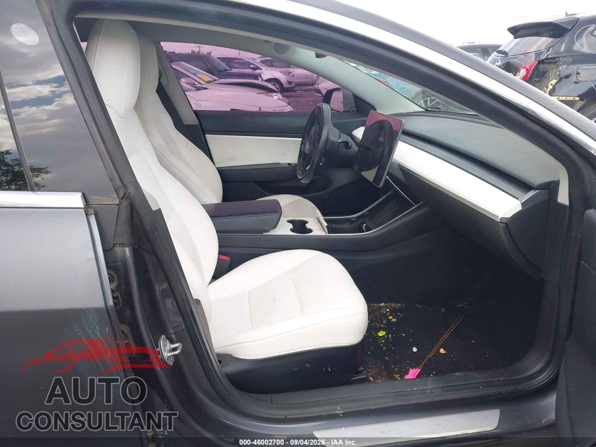TESLA MODEL 3 2018 - 5YJ3E1EB8JF099393