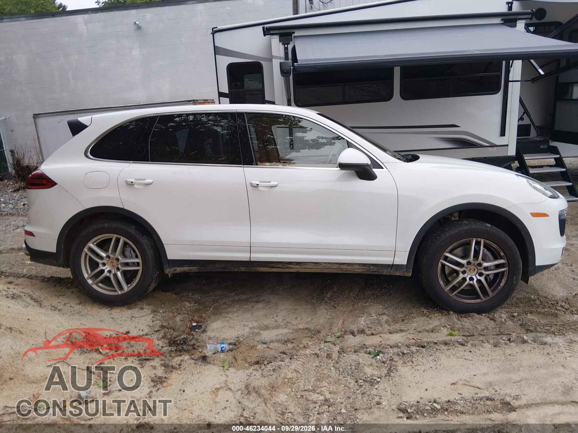 PORSCHE CAYENNE 2016 - WP1AA2A24GKA08628