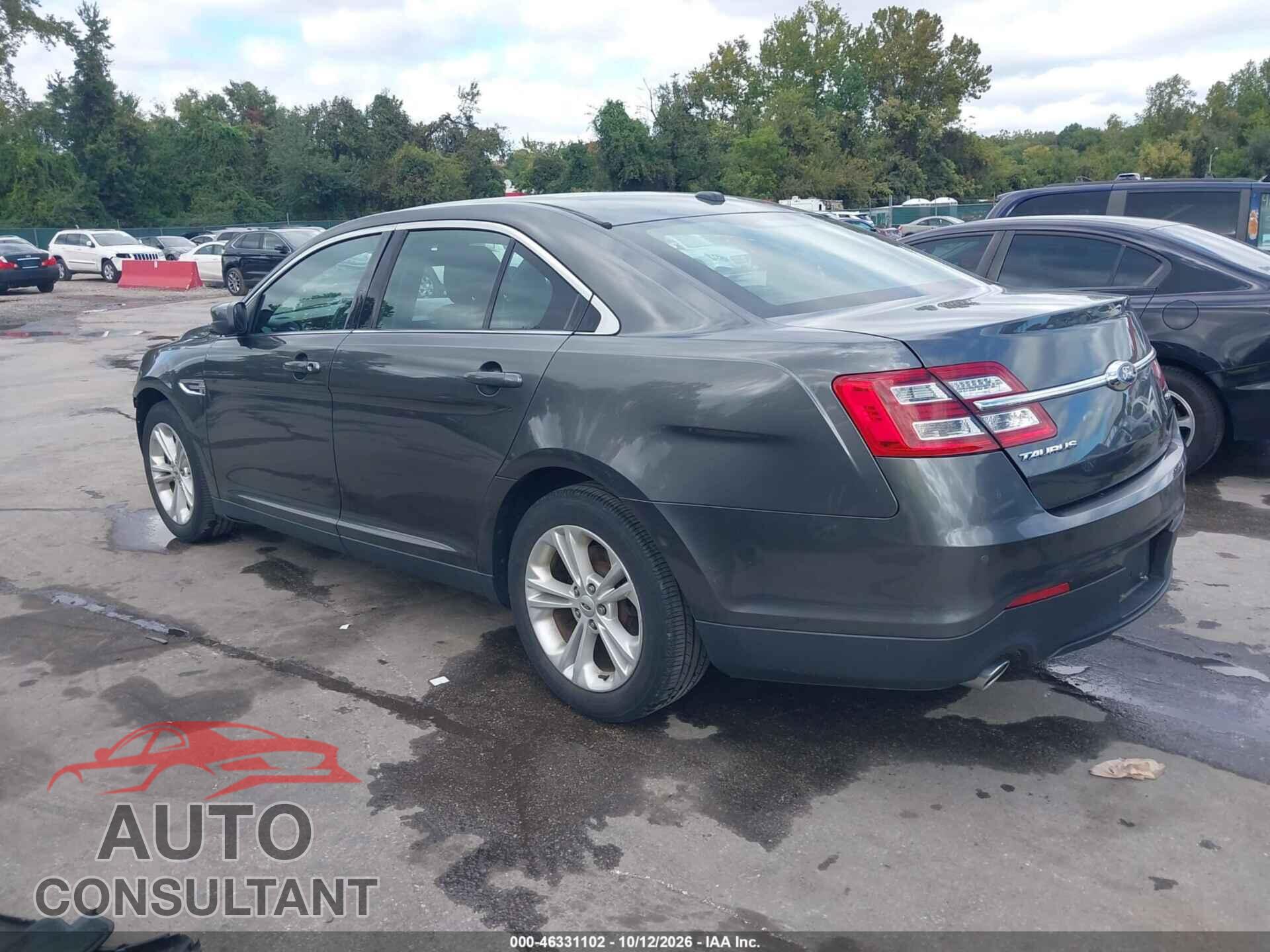 FORD TAURUS 2018 - 1FAHP2E86JG116844