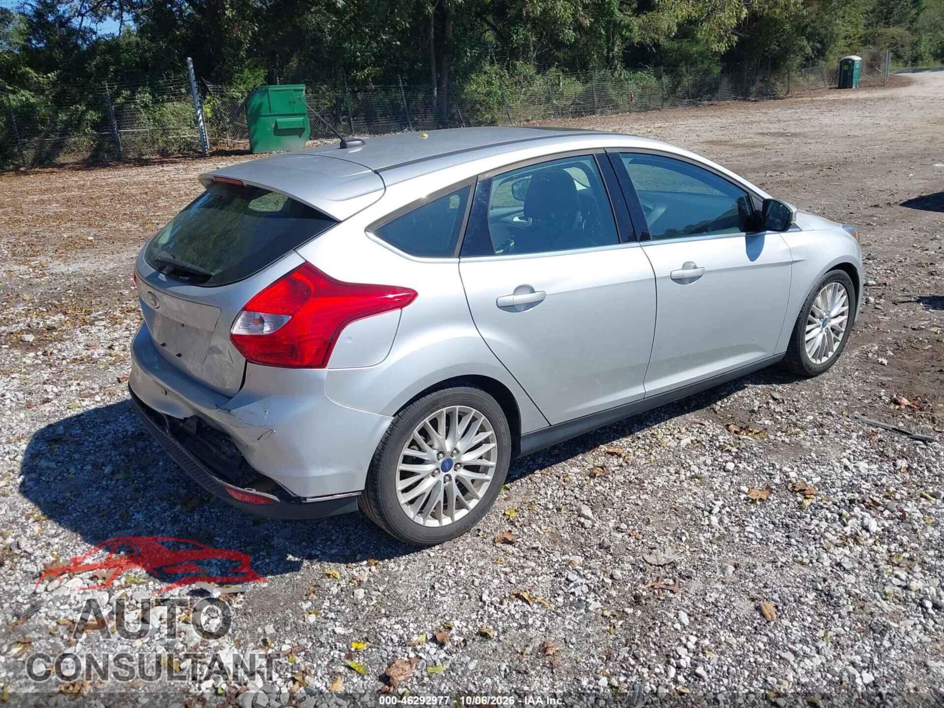 FORD FOCUS 2012 - 1FAHP3M28CL384548