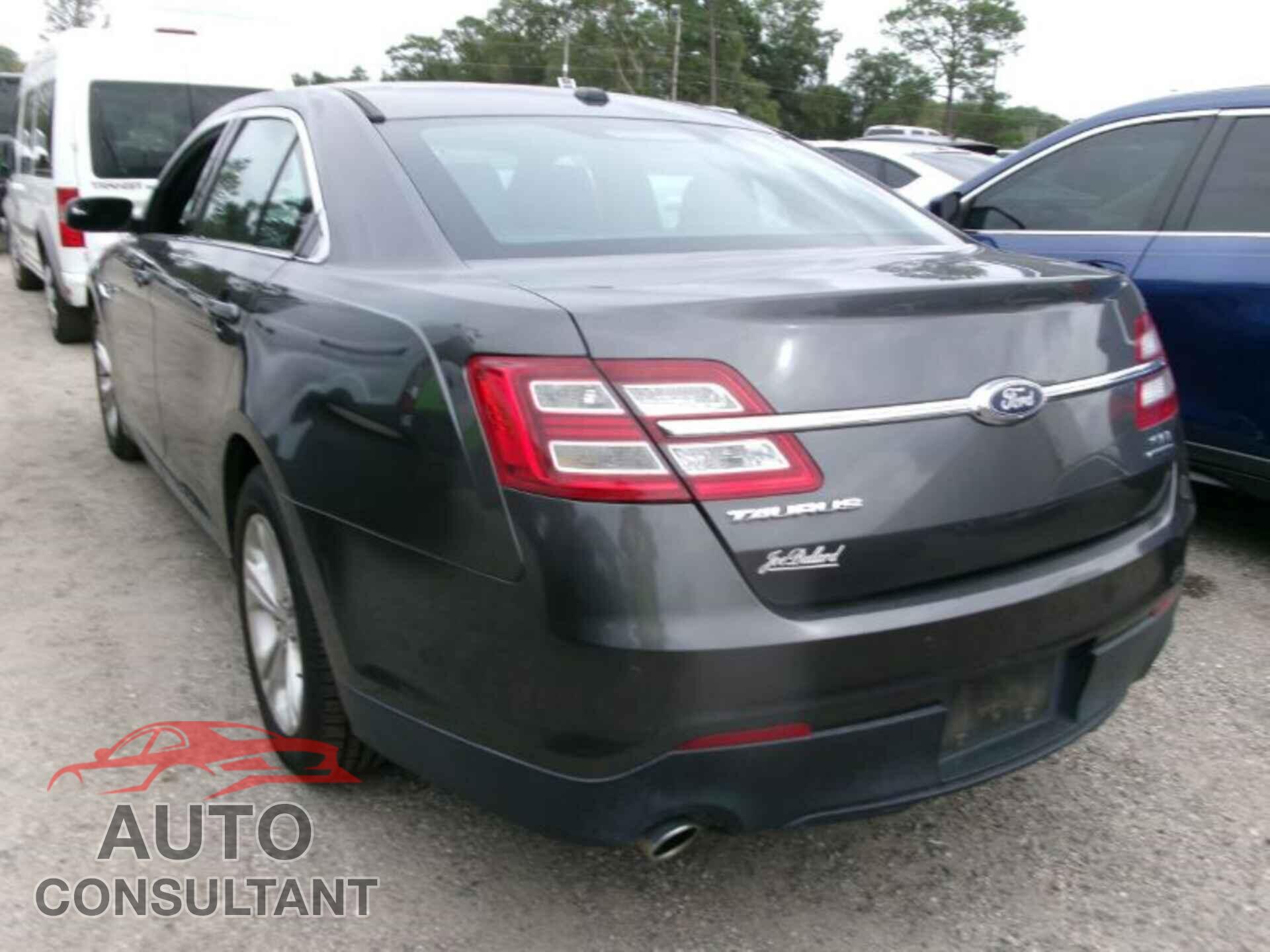 FORD TAURUS 2018 - 1FAHP2E88JG127375