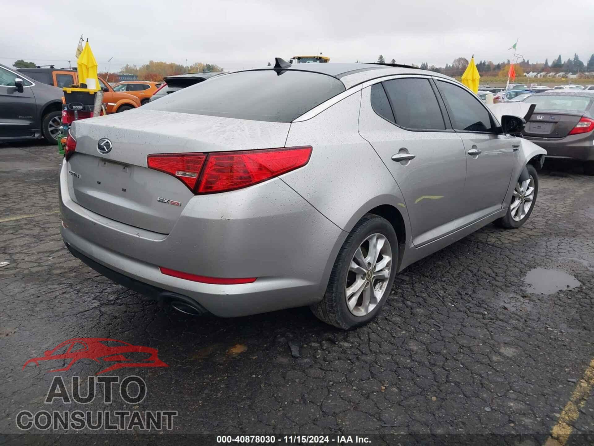 KIA OPTIMA 2011 - KNAGN4A79B5172341