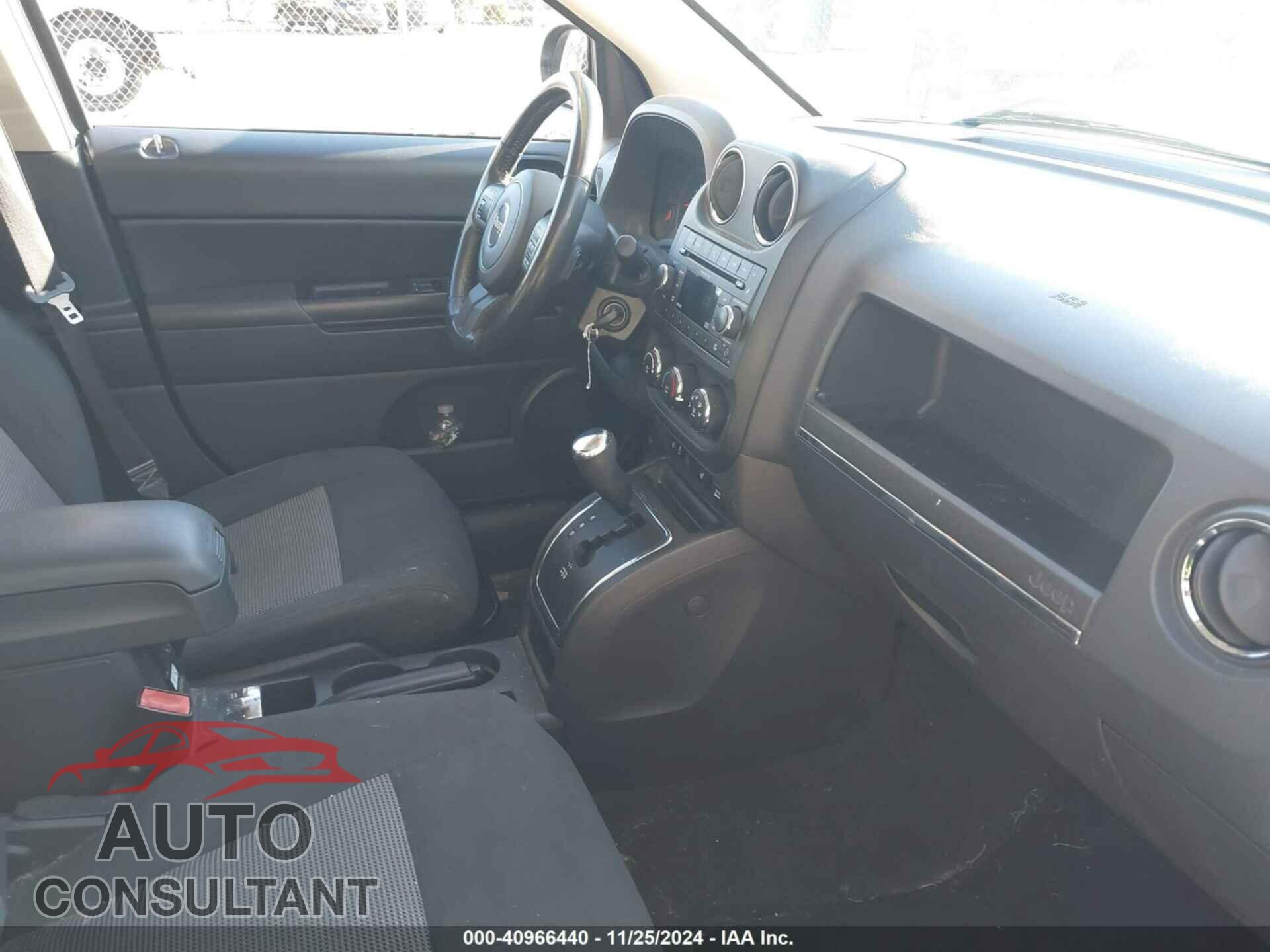 JEEP COMPASS 2011 - 1J4NF1FB8BD282932