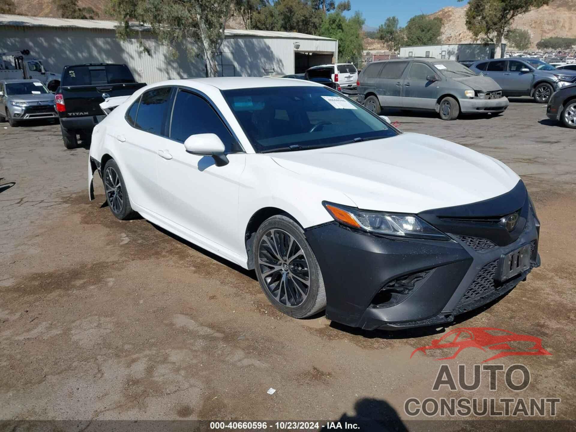 TOYOTA CAMRY 2018 - 4T1B11HK3JU095029