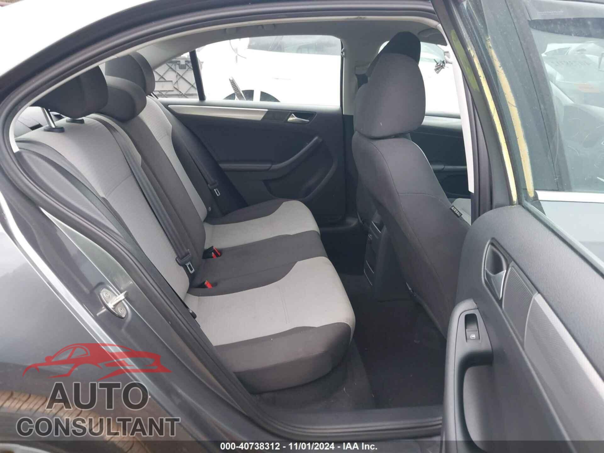 VOLKSWAGEN JETTA 2017 - 3VW2B7AJ4HM217740