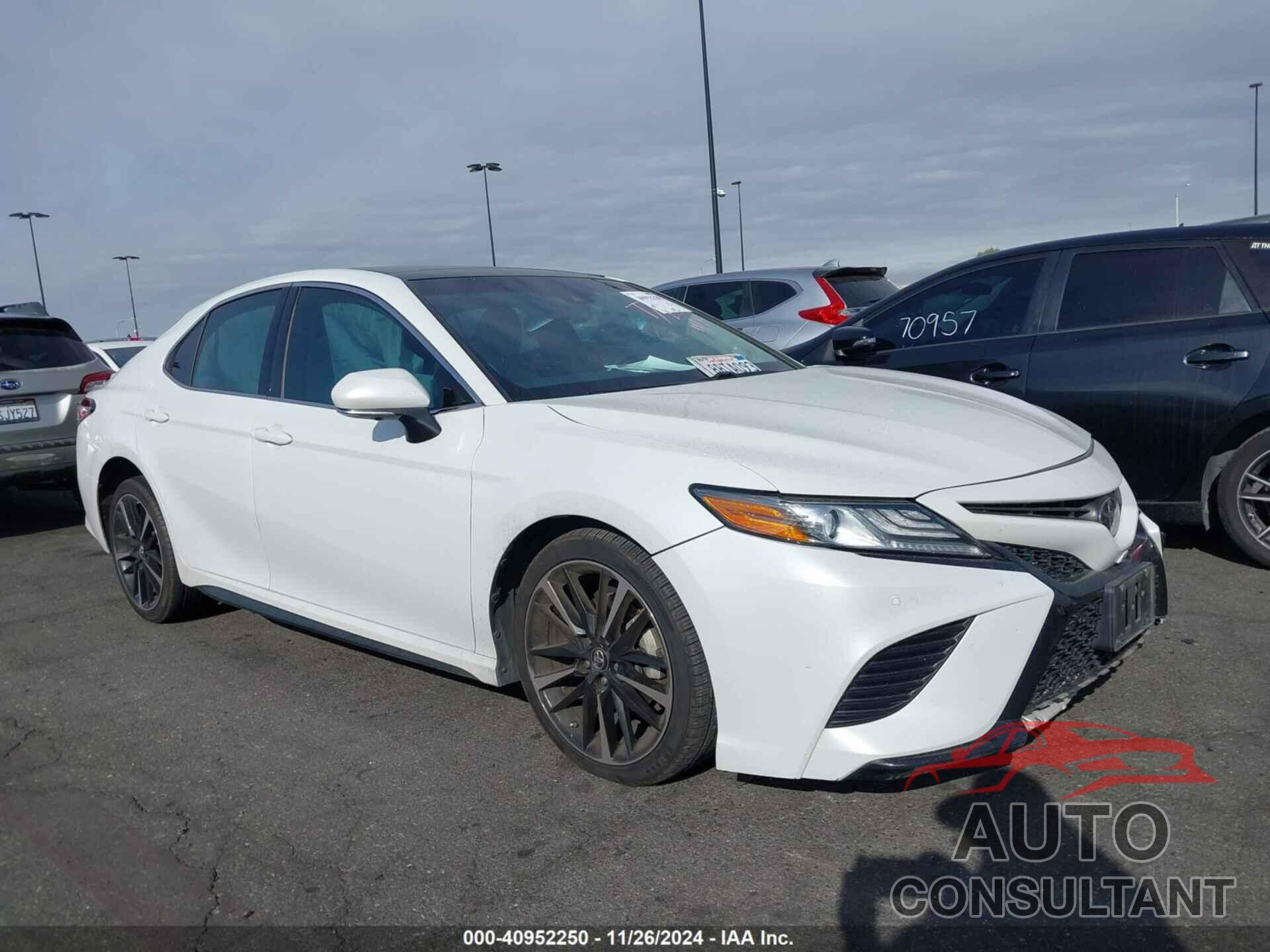 TOYOTA CAMRY 2018 - 4T1B61HK1JU044226