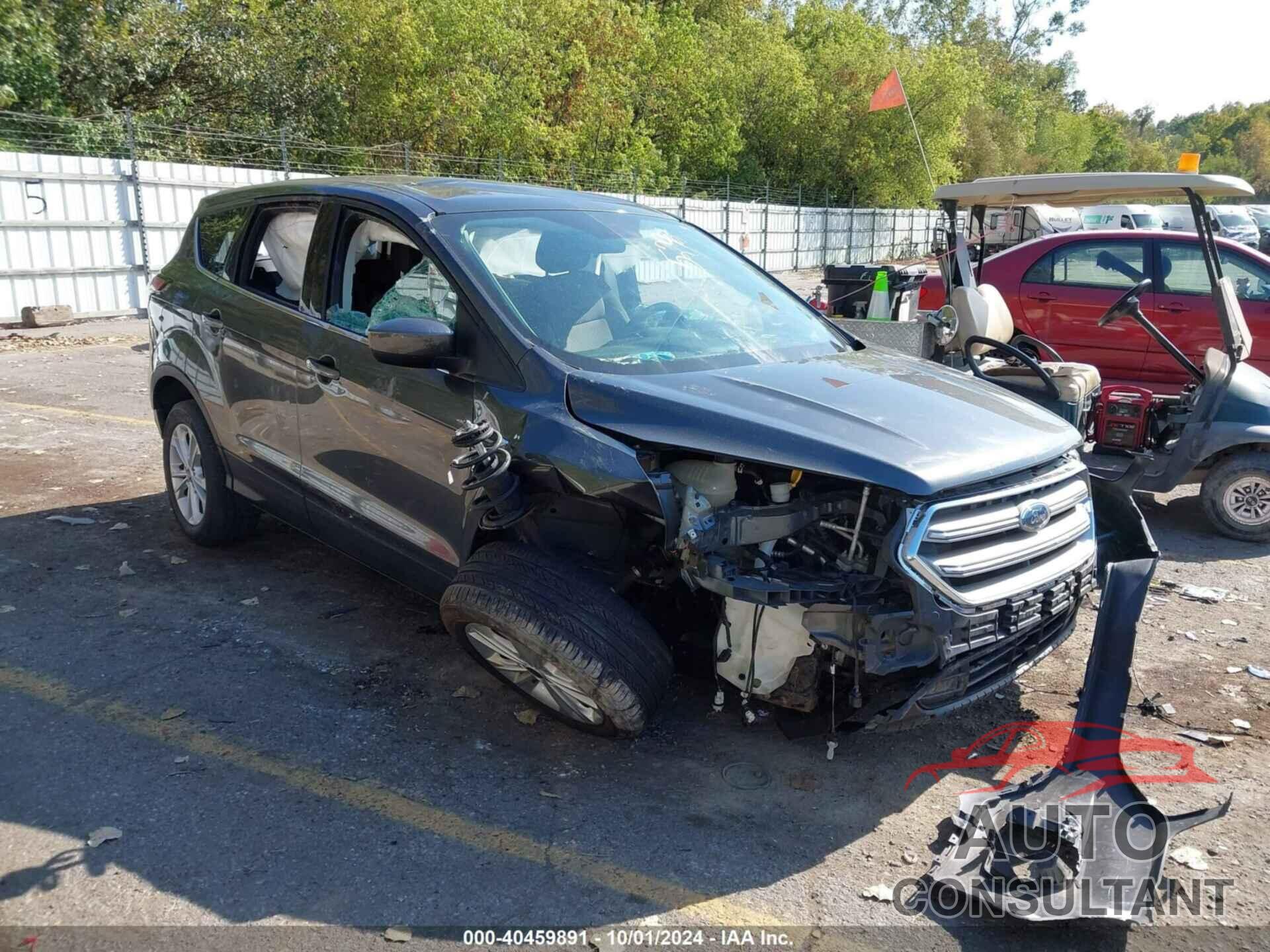 FORD ESCAPE 2017 - 1FMCU0GDXHUE05292