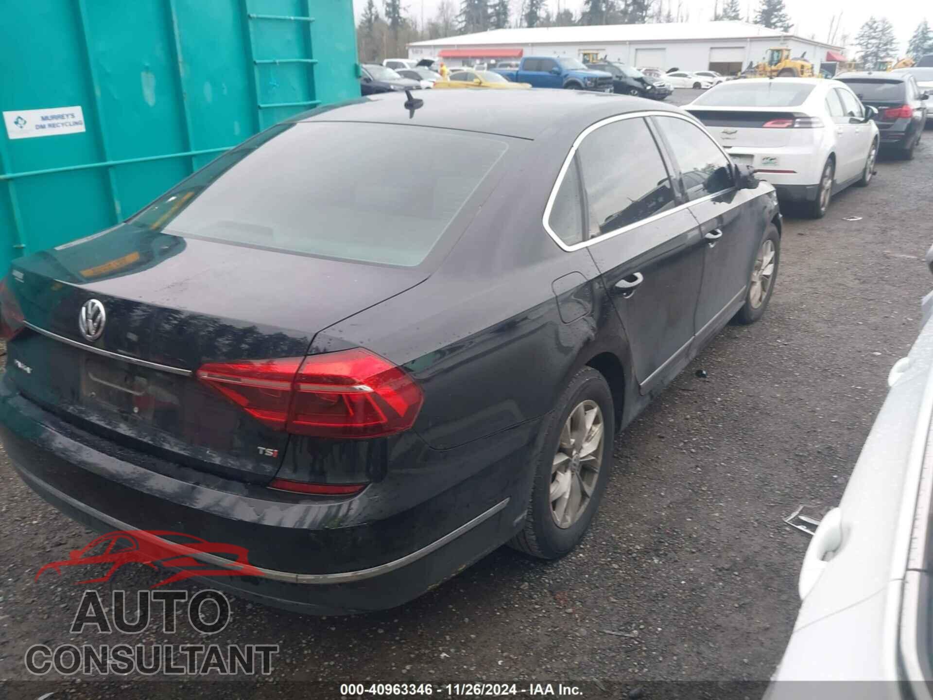 VOLKSWAGEN PASSAT 2017 - 1VWAT7A32HC007097