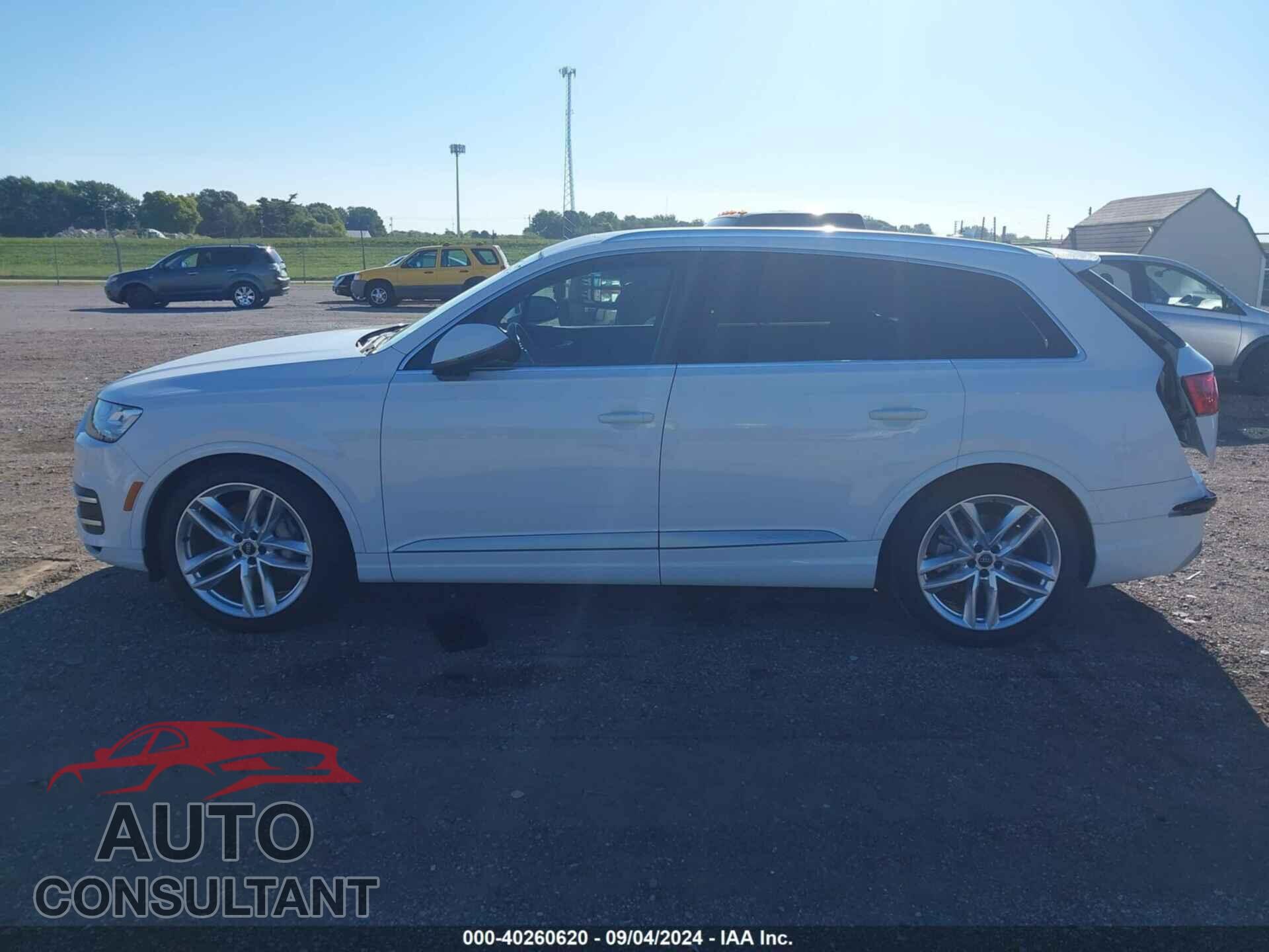 AUDI Q7 2018 - WA1VAAF72JD041862