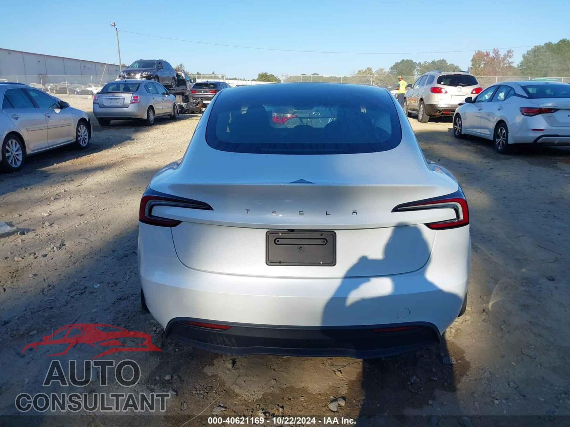 TESLA MODEL 3 2024 - 5YJ3E1EA7RF824775