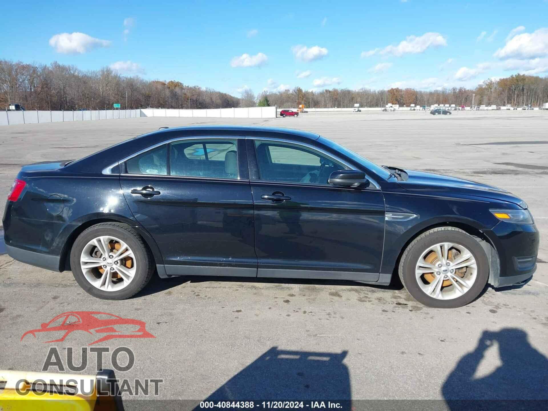 FORD TAURUS 2016 - 1FAHP2E82GG142916