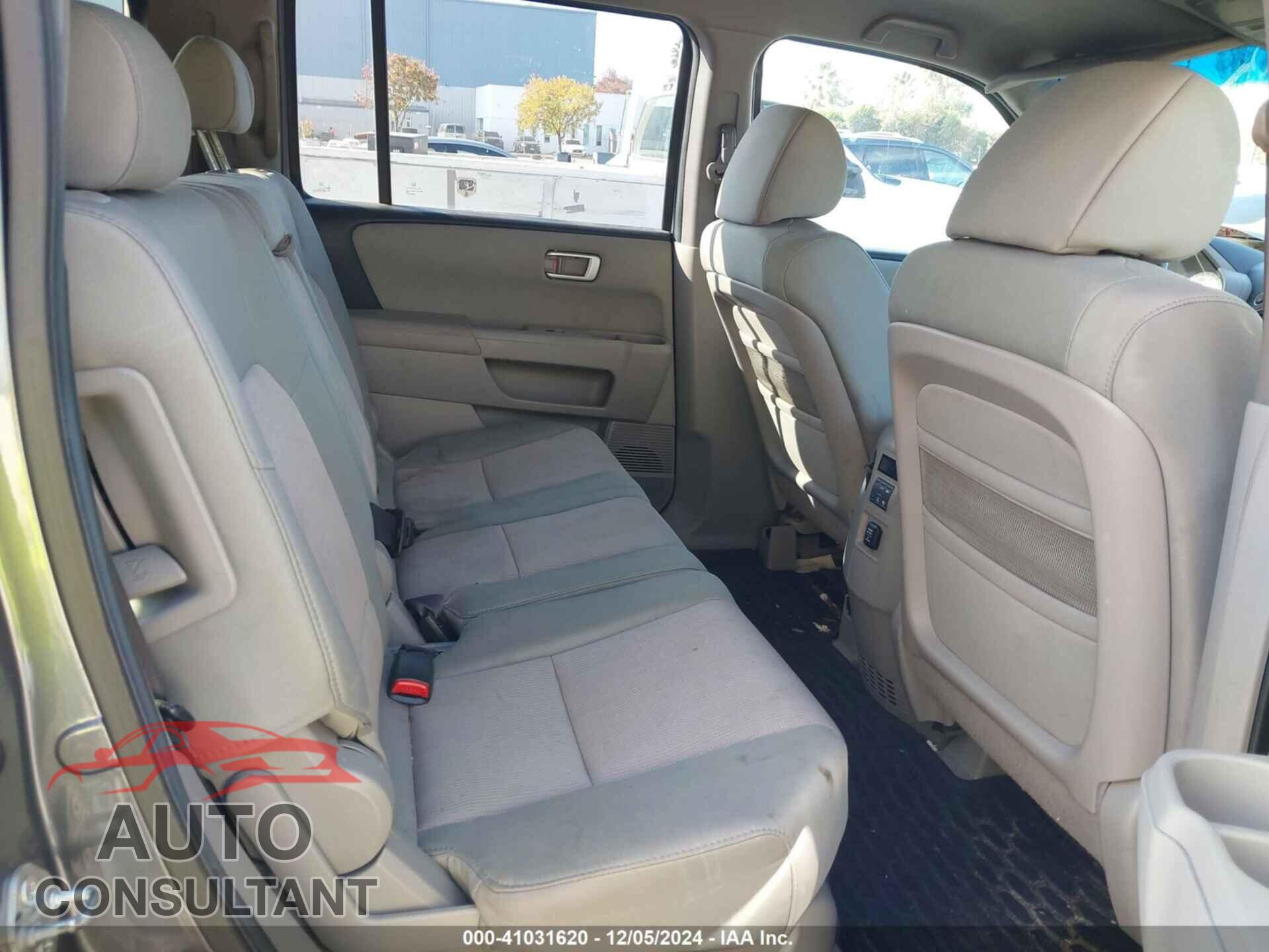 HONDA PILOT 2011 - 5FNYF3H40BB049925