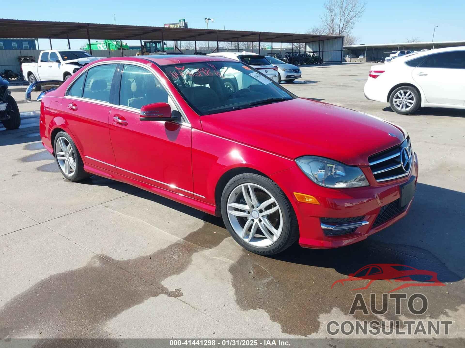 MERCEDES-BENZ C 250 2014 - WDDGF4HB7EG228141